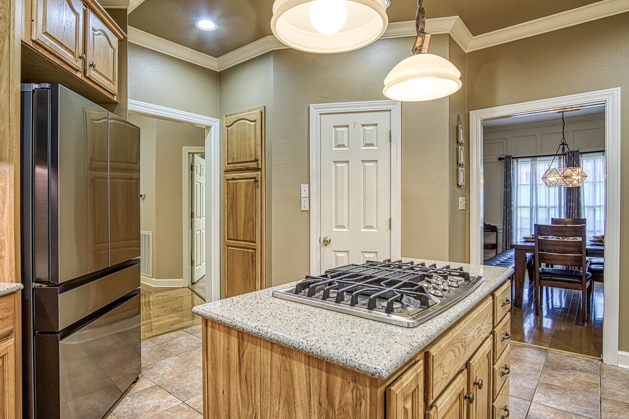 MEADOW-WOOD - Residential