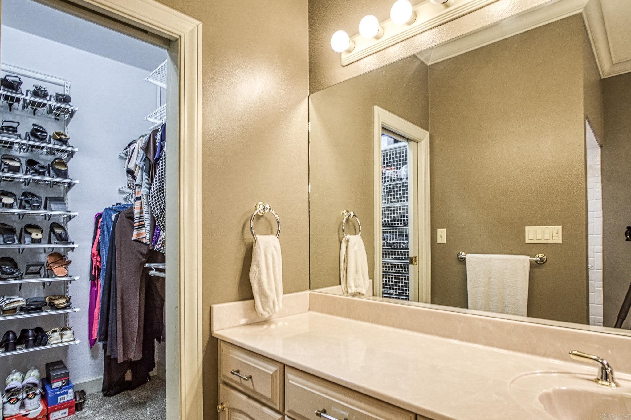 MEADOW-WOOD - Residential