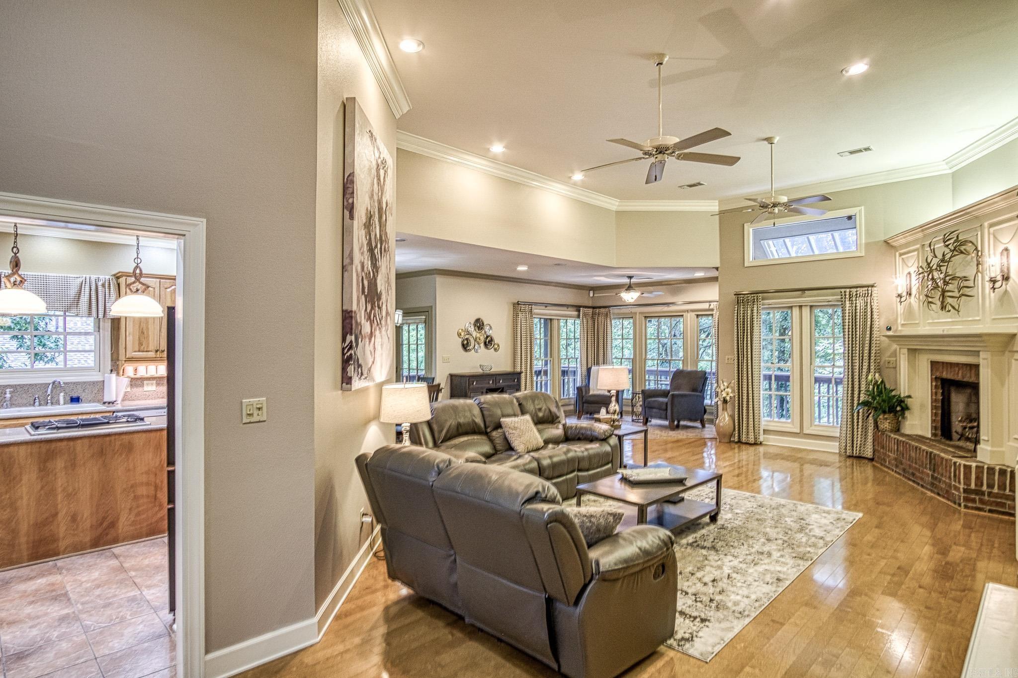 MEADOW-WOOD - Residential