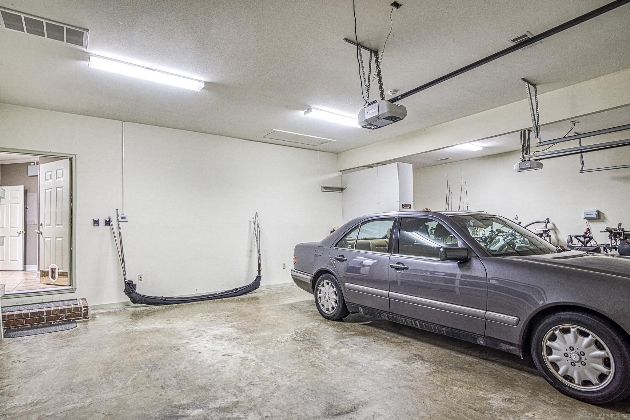 MEADOW-WOOD - Residential