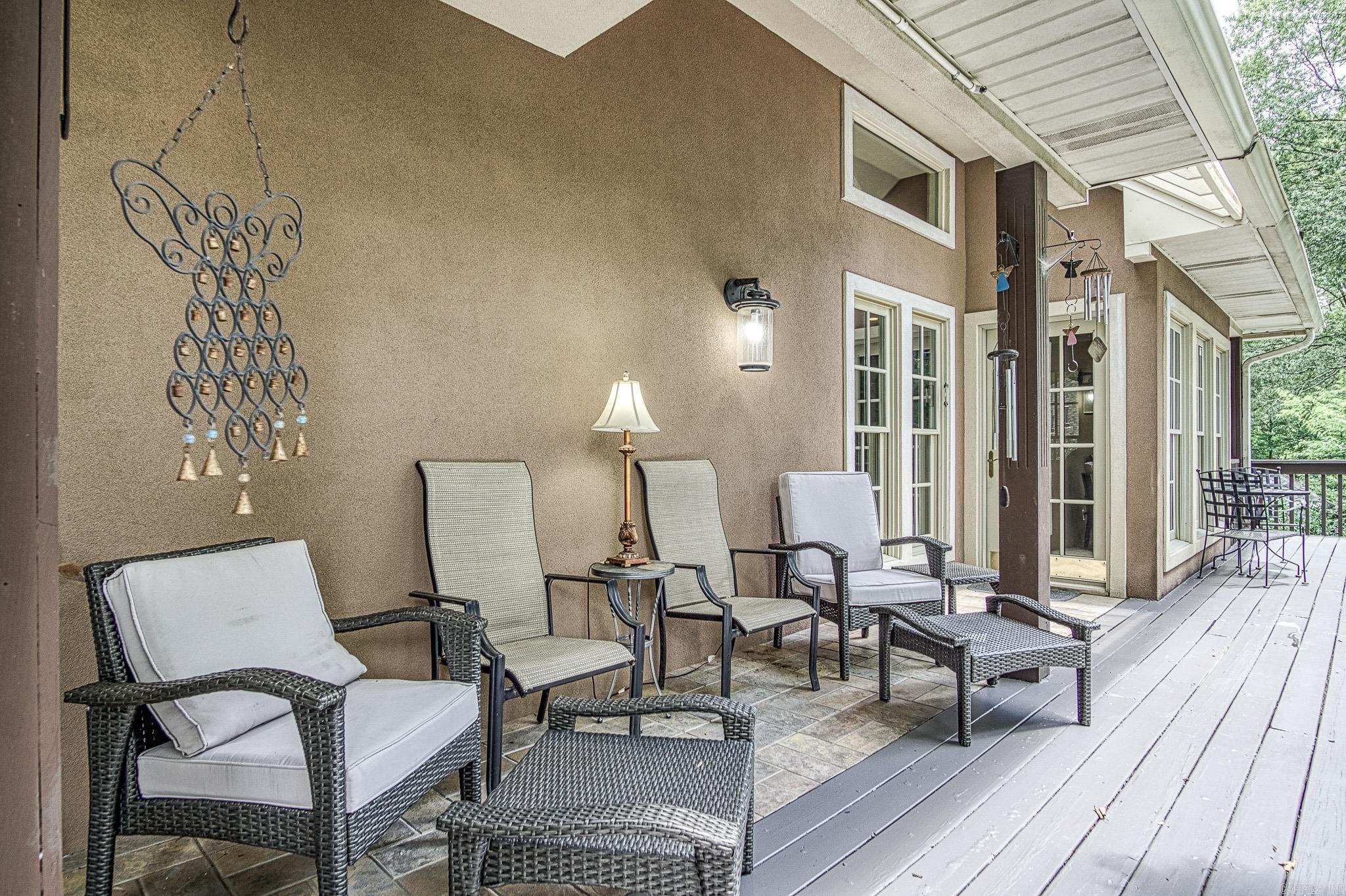 MEADOW-WOOD - Residential