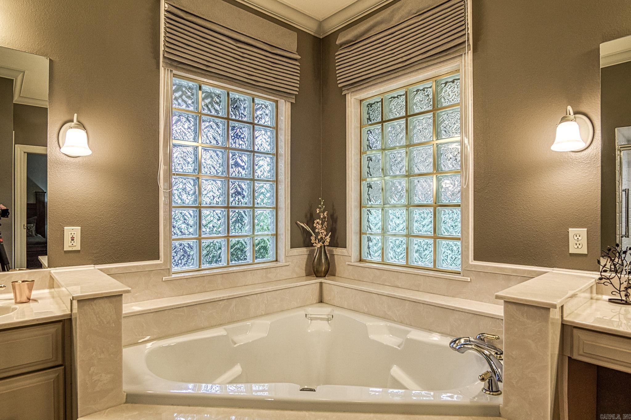 MEADOW-WOOD - Residential