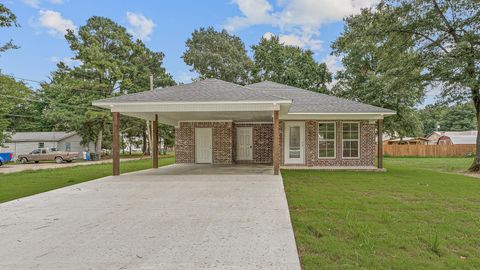 Photo of 220 Stewart St, Monette, AR 72447 (MLS # 25049609)