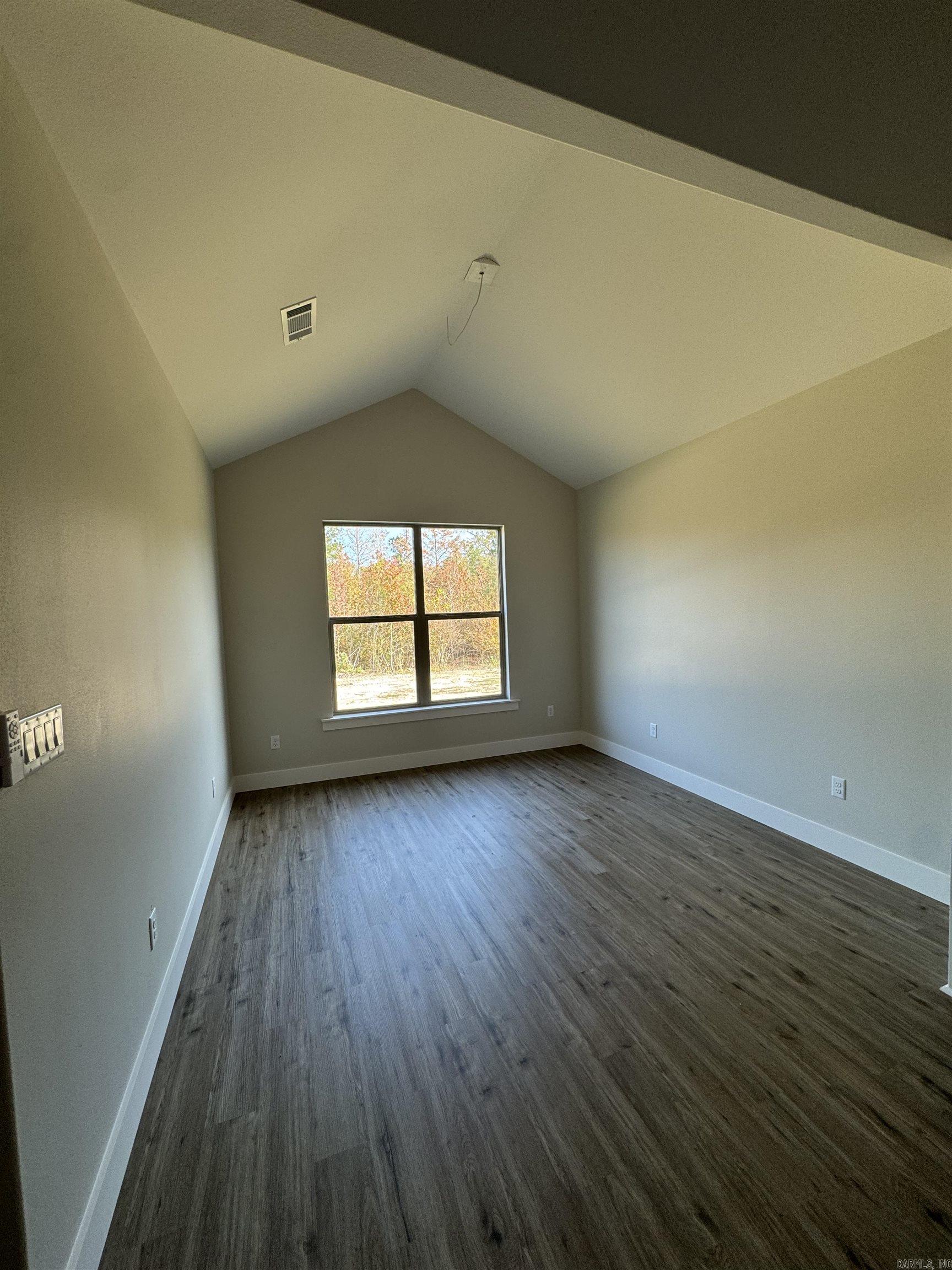 CREEKSIDE - Residential