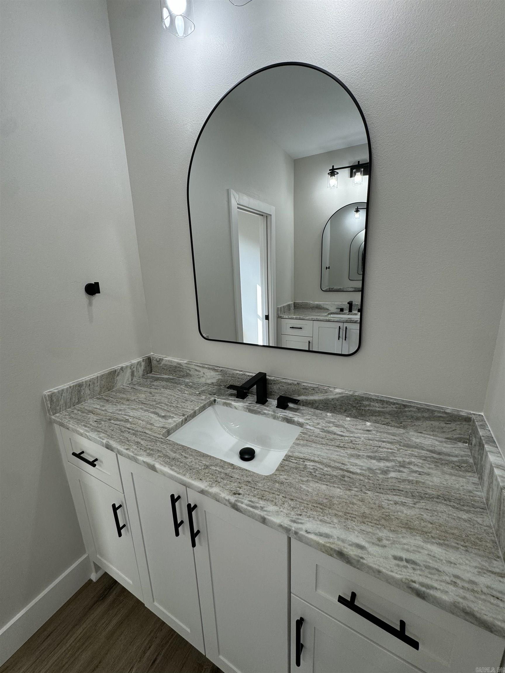 CREEKSIDE - Residential