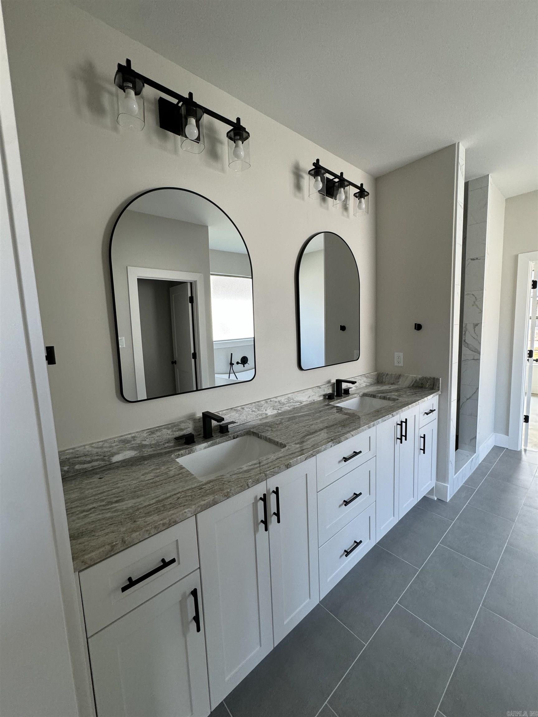 CREEKSIDE - Residential