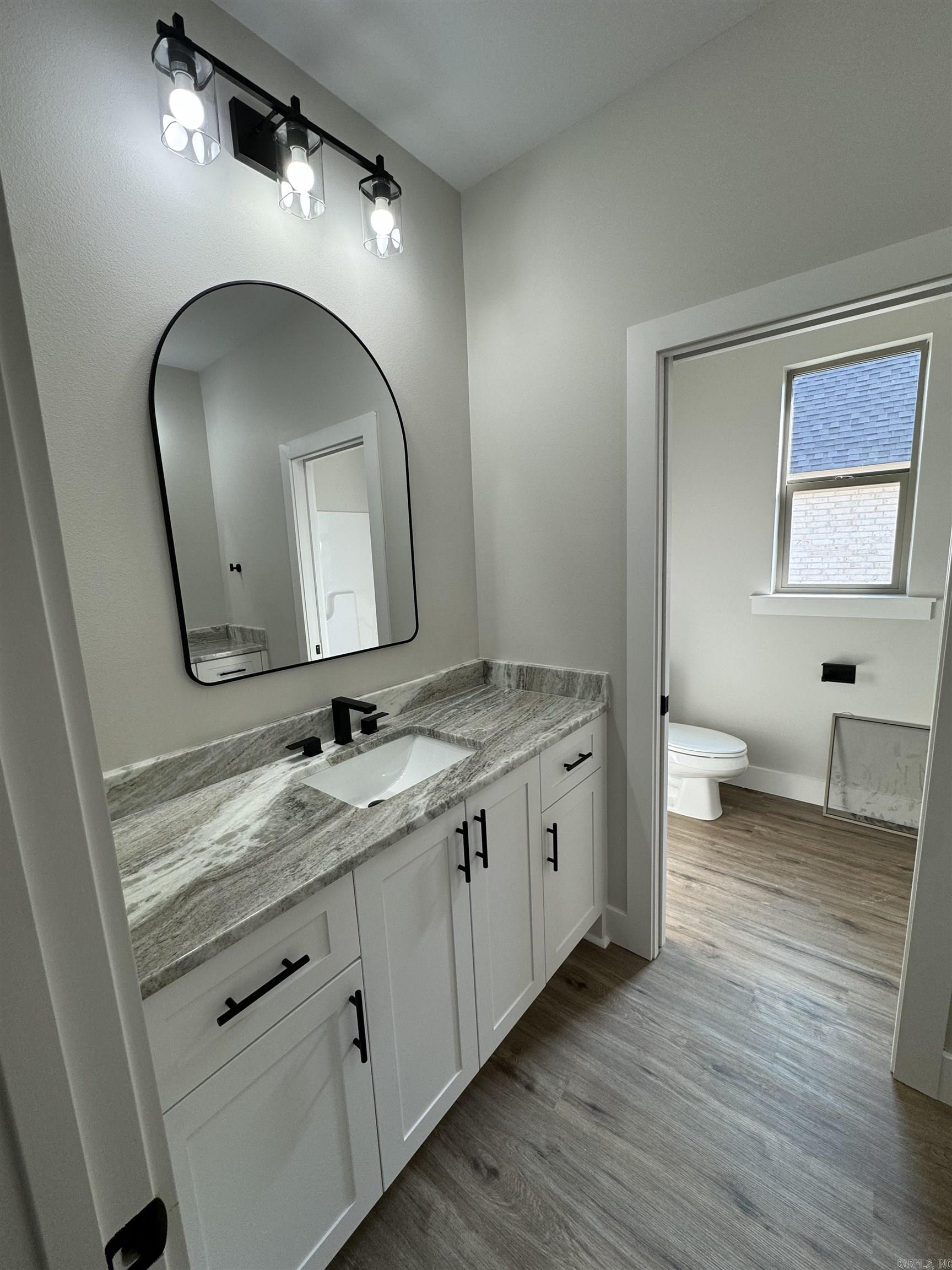 CREEKSIDE - Residential