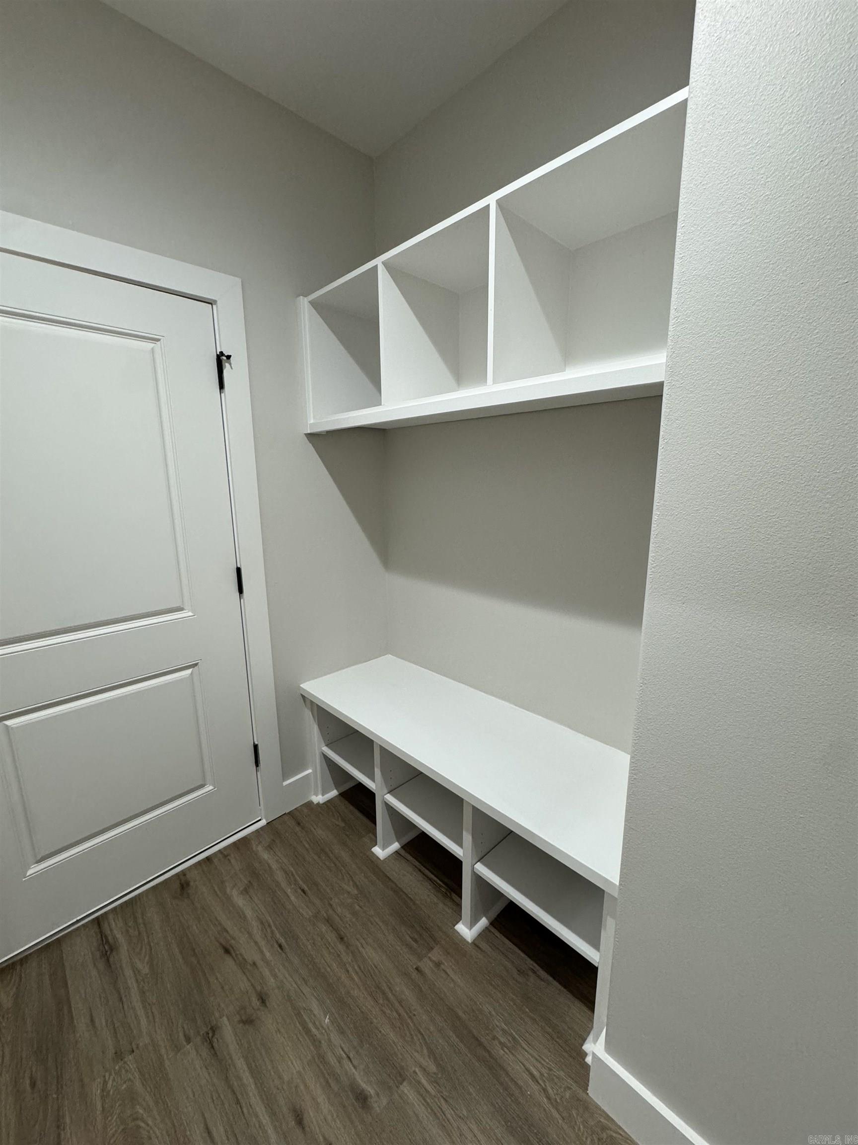 CREEKSIDE - Residential