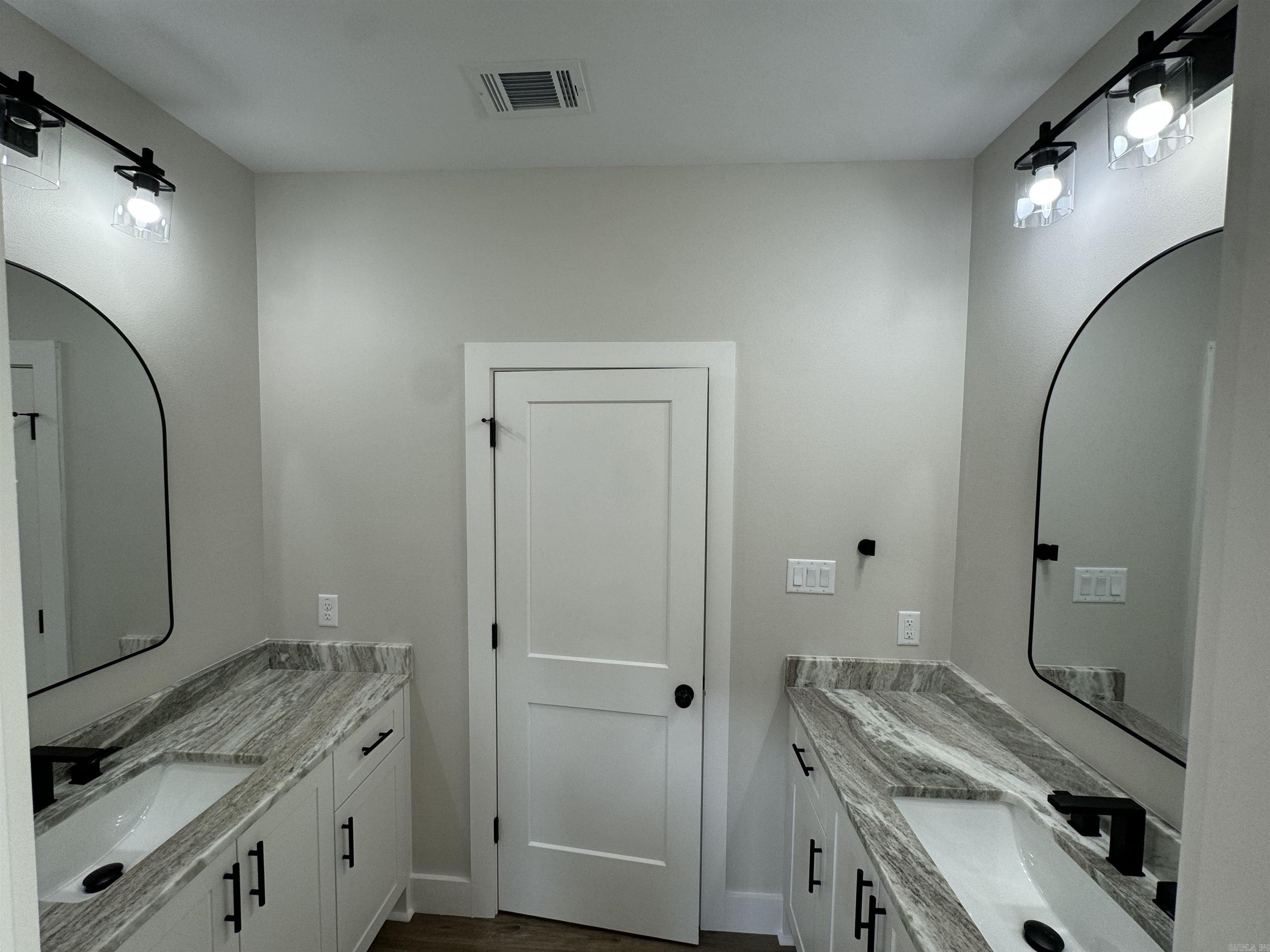 CREEKSIDE - Residential