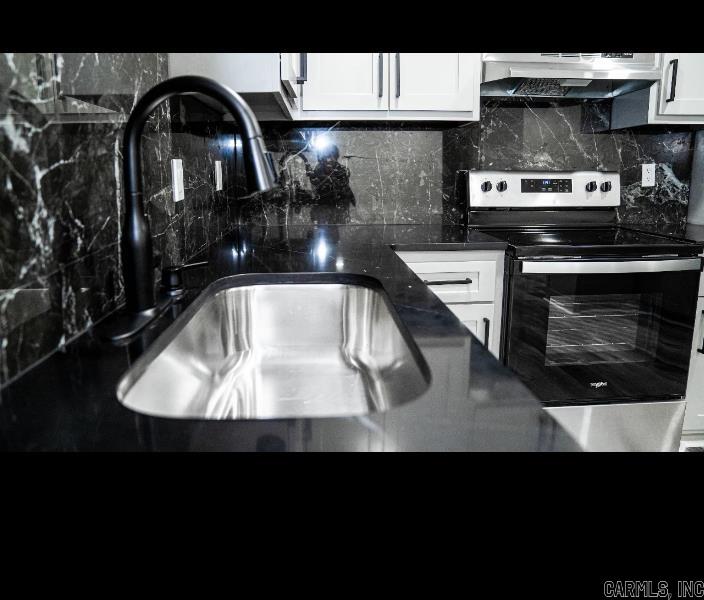 HOLLYWOOD HEIGHTS - Residential