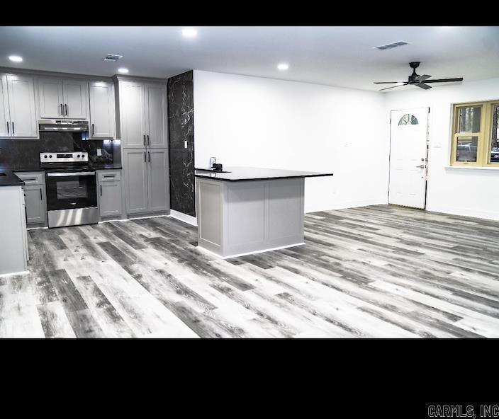 HOLLYWOOD HEIGHTS - Residential