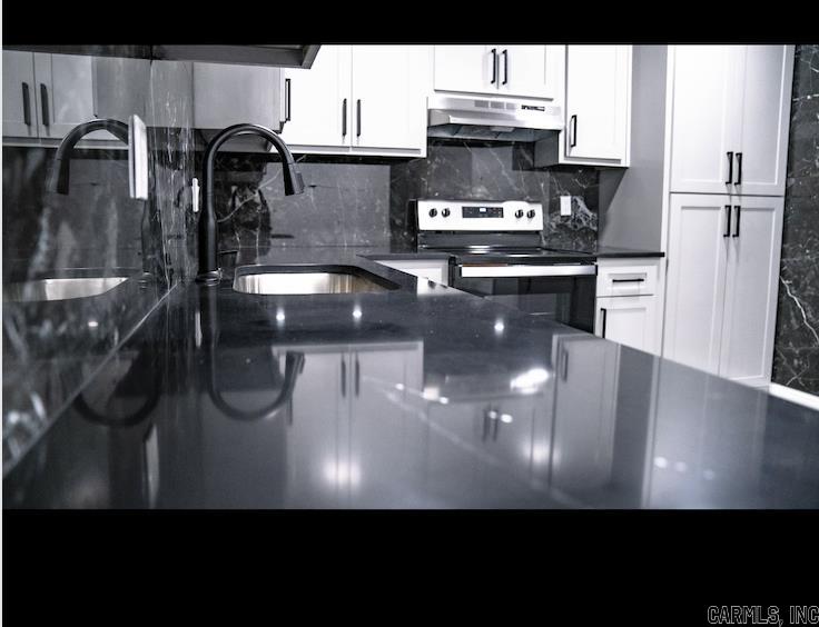 HOLLYWOOD HEIGHTS - Residential