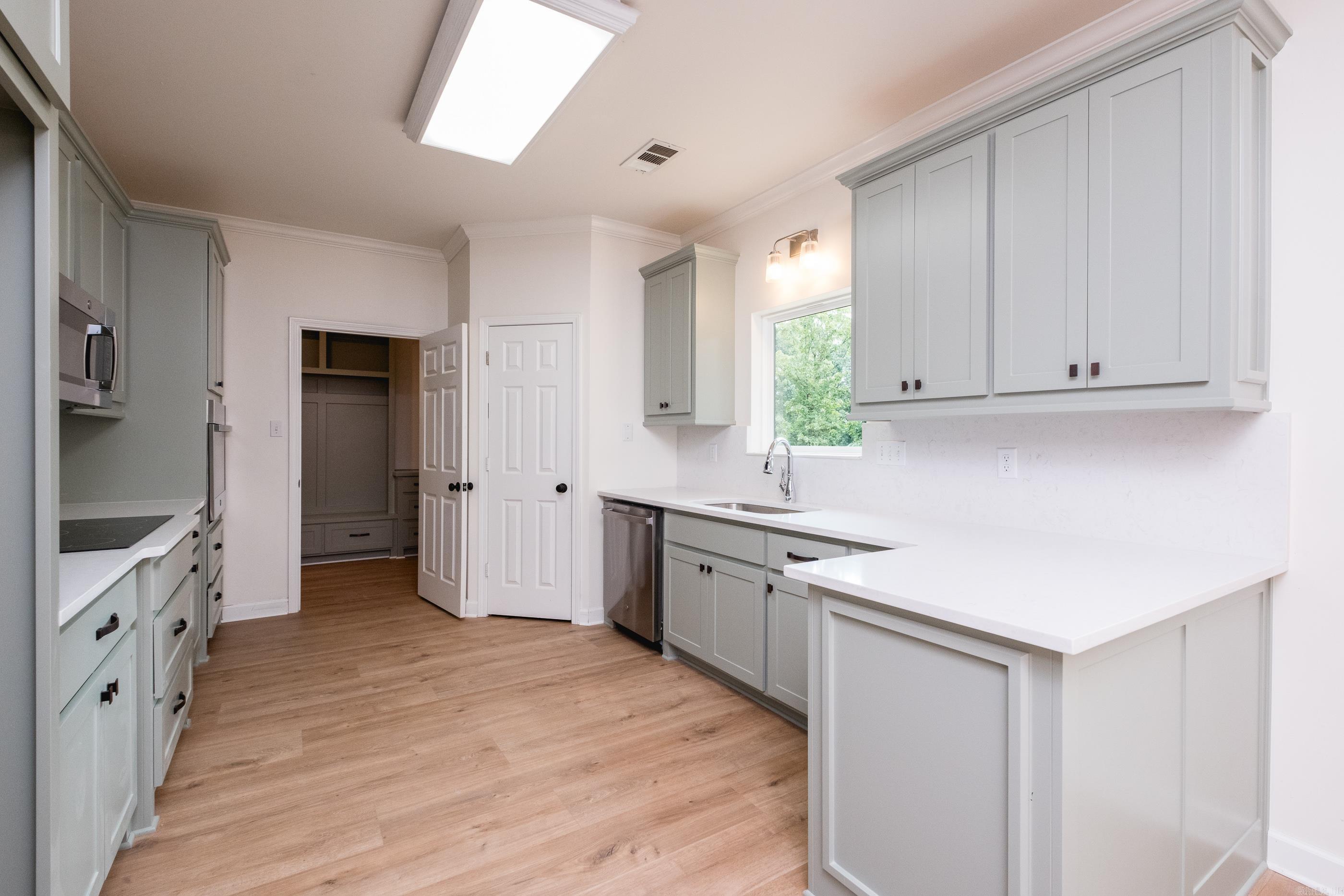 PINE VALLEY EST - Residential