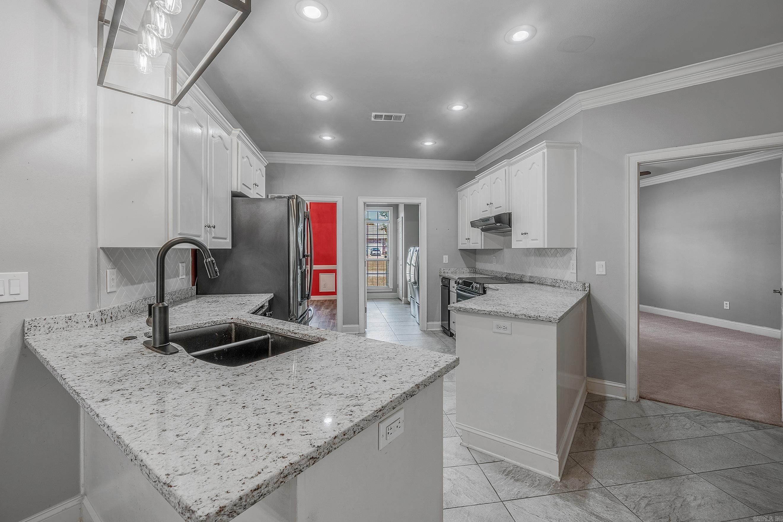 ROYAL OAKS - Residential