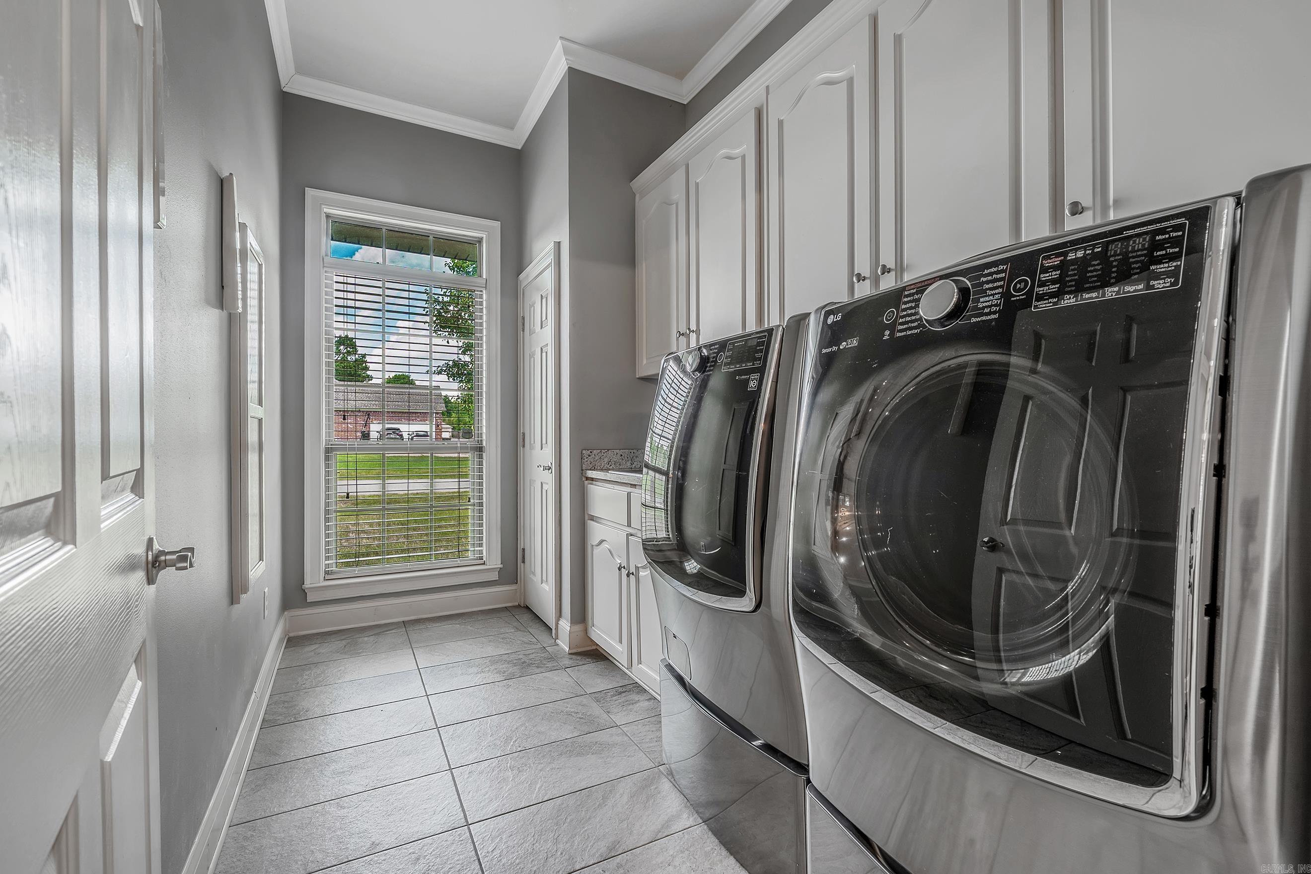 ROYAL OAKS - Residential