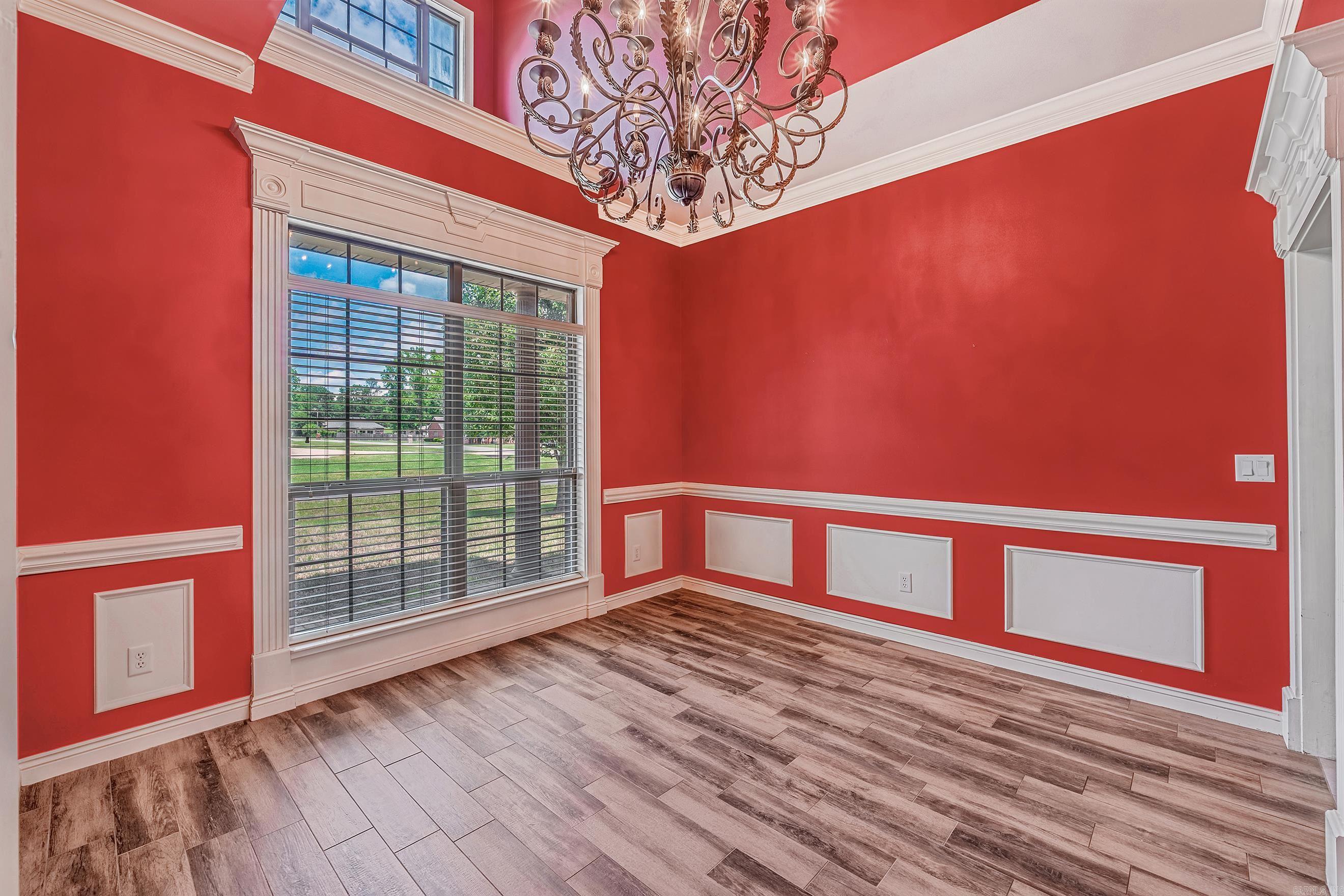 ROYAL OAKS - Residential