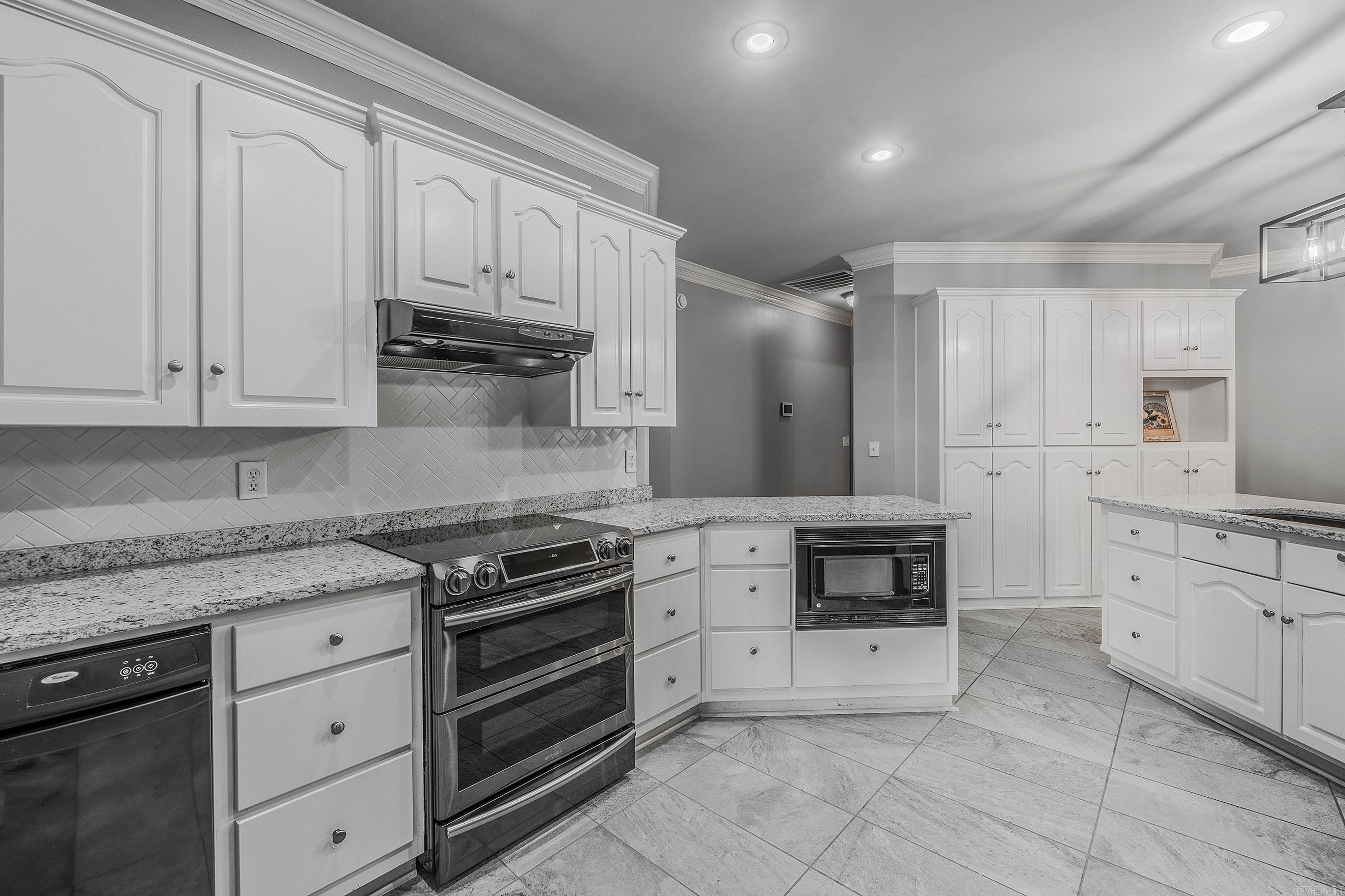 ROYAL OAKS - Residential