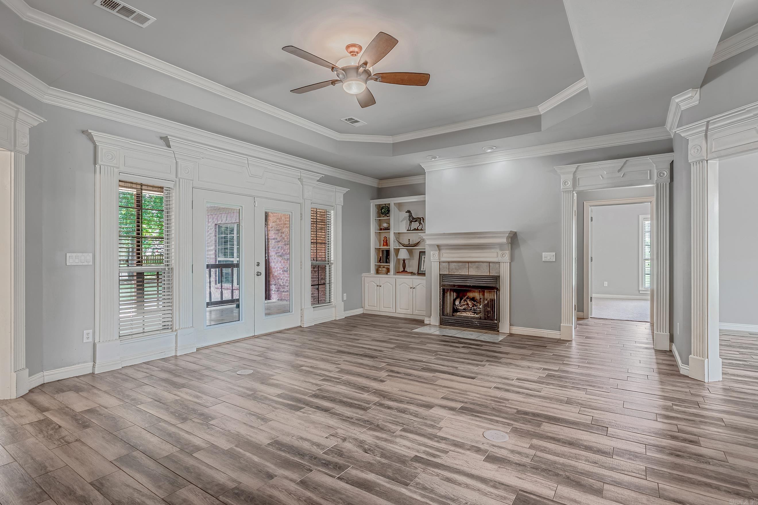 ROYAL OAKS - Residential