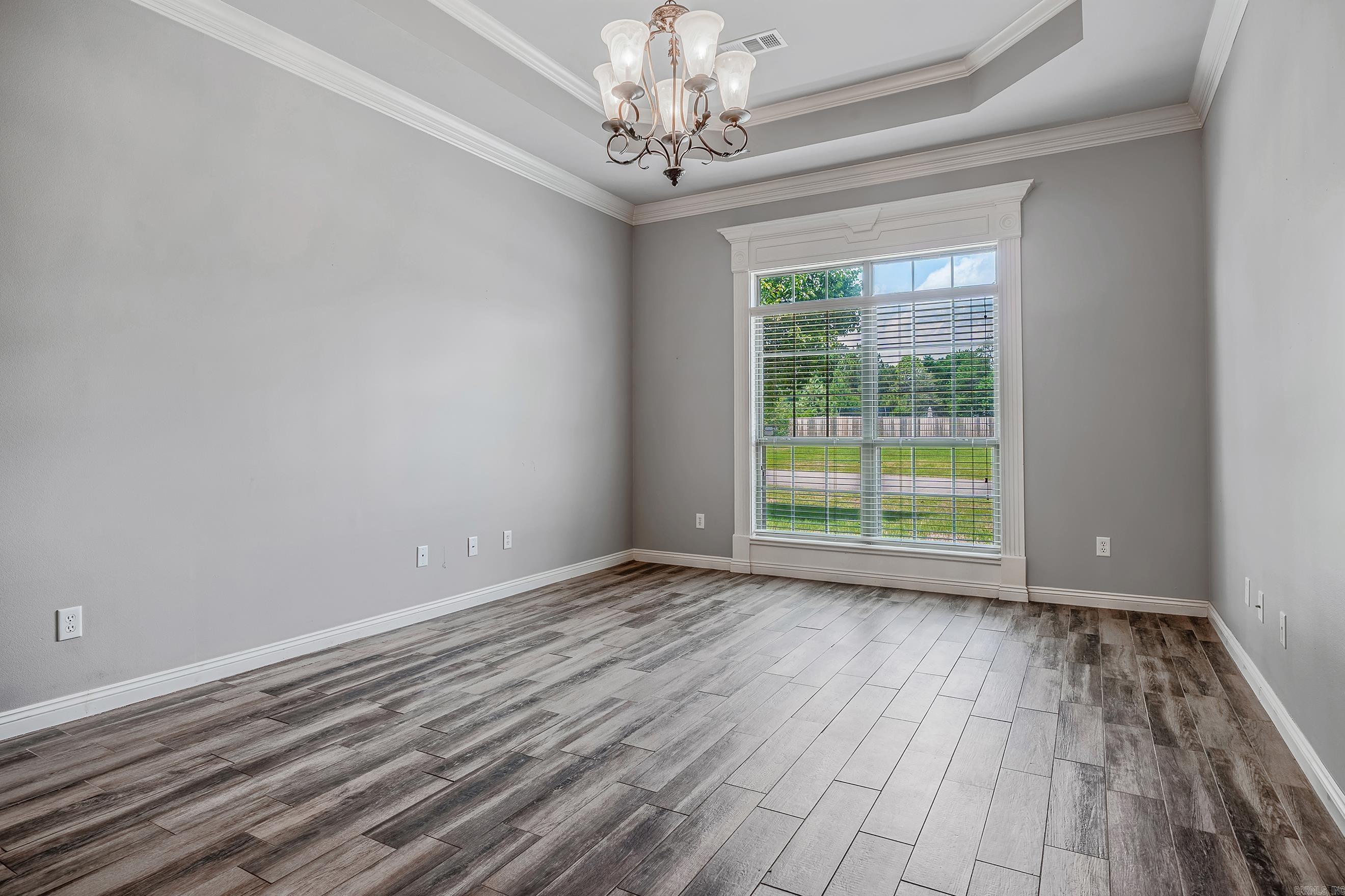 ROYAL OAKS - Residential