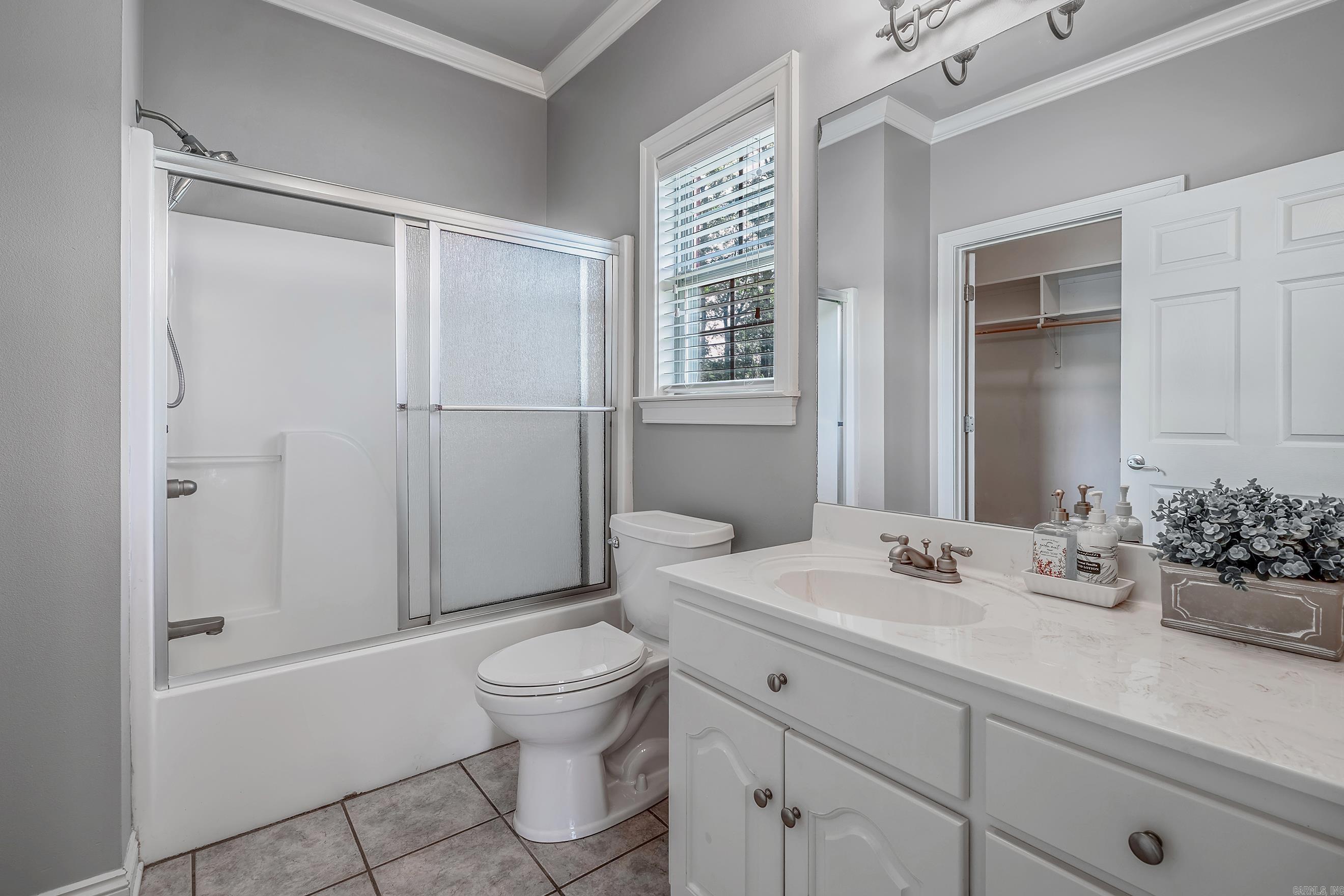 ROYAL OAKS - Residential