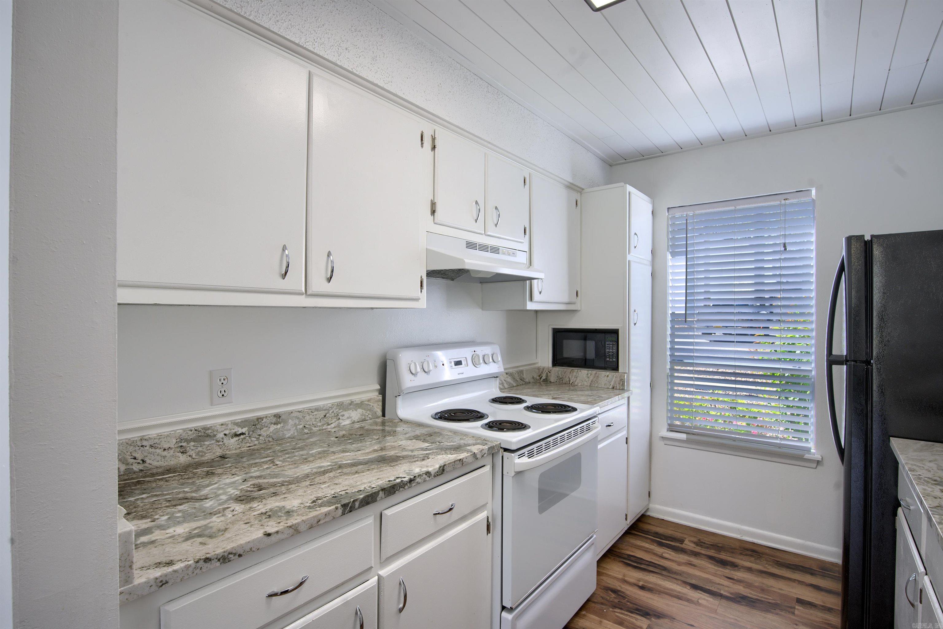 Desoto Courts Townhouse 1 - Residential