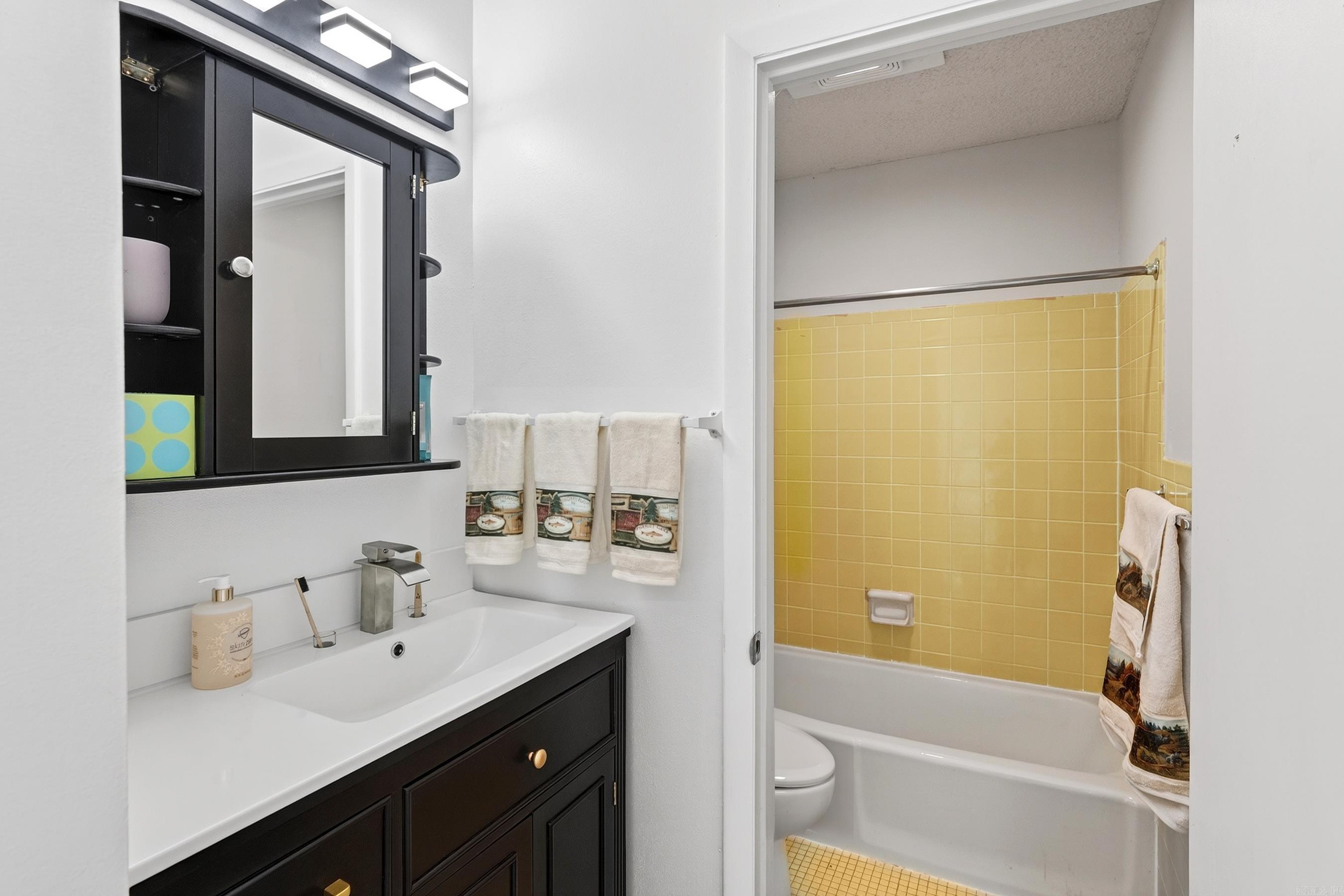 Desoto Courts Townhouse 1 - Residential