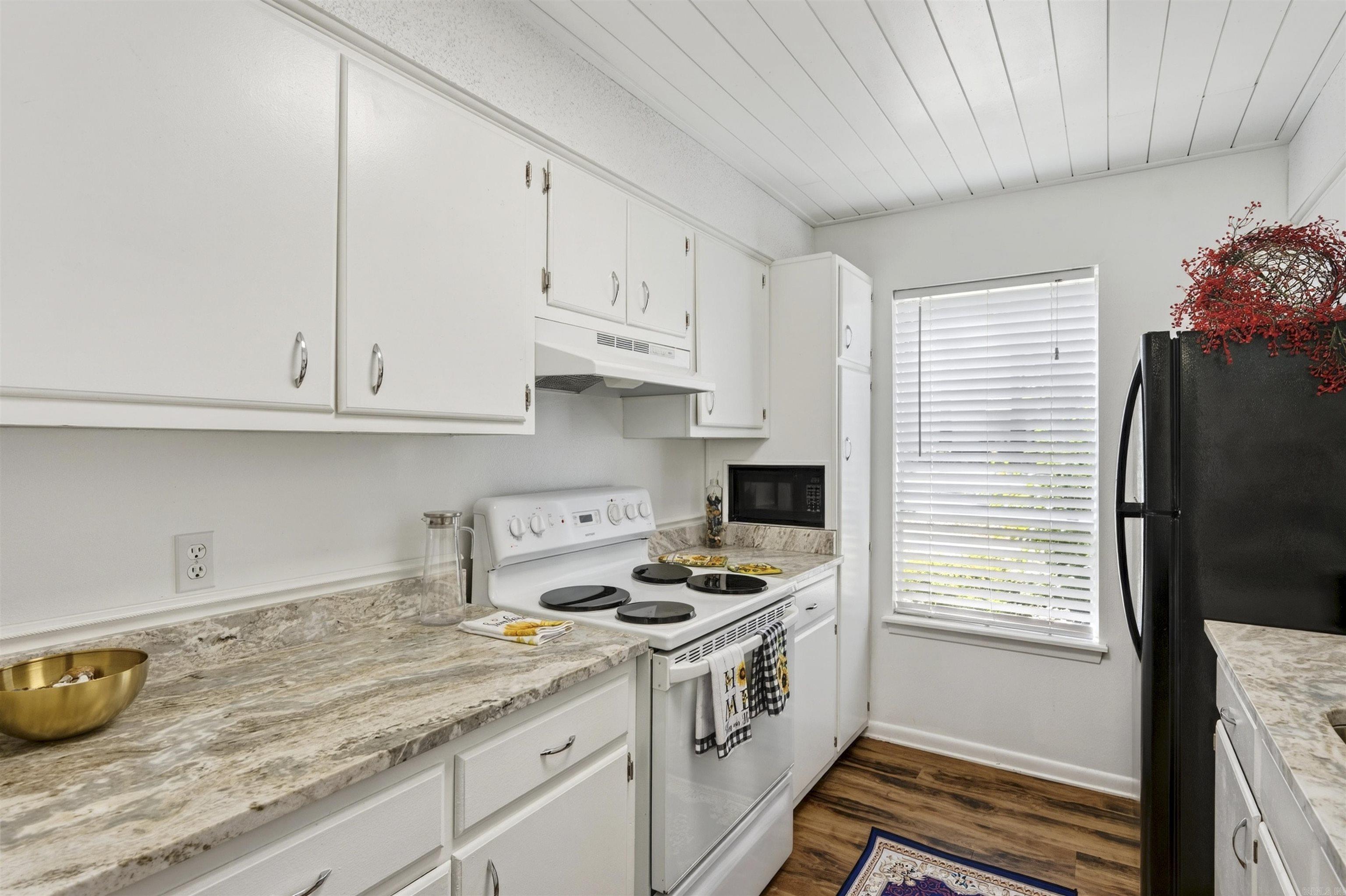Desoto Courts Townhouse 1 - Residential