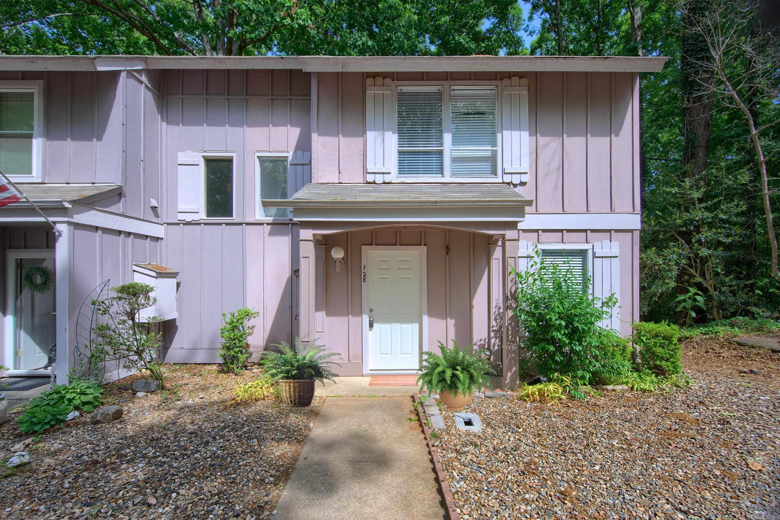 Desoto Courts Townhouse 1 - Residential