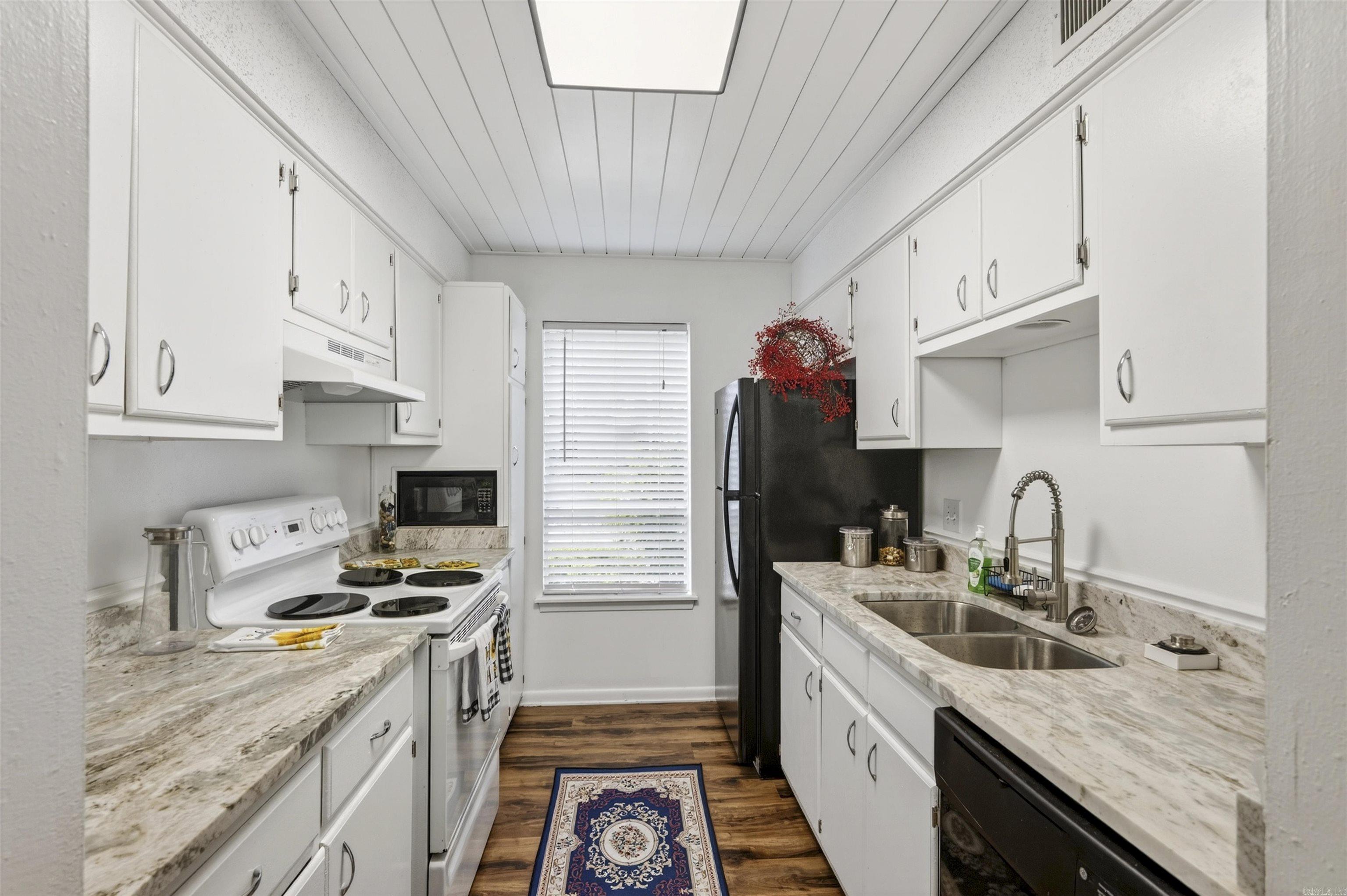 Desoto Courts Townhouse 1 - Residential
