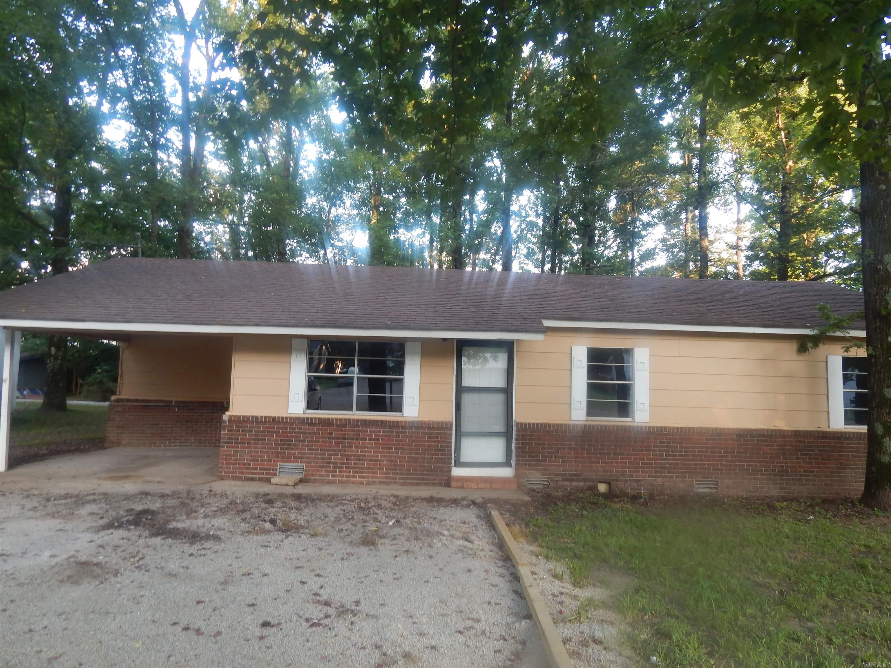 INVESTORS TAKE NOTE THIS 3 BR 2 BATH HOME HAS BEEN RE-DONE IN INSIDE, NEW FLOORING UNDER HOUSE AND INSIDE. HAS CENTRAL HEAT/AIR. CARPORT ON 130X78 FT LOT. LOCATED IN ESTABLISHED SUB-DIVISION LOCATED CLOSED TO ALL SHOPPING PLACES.
