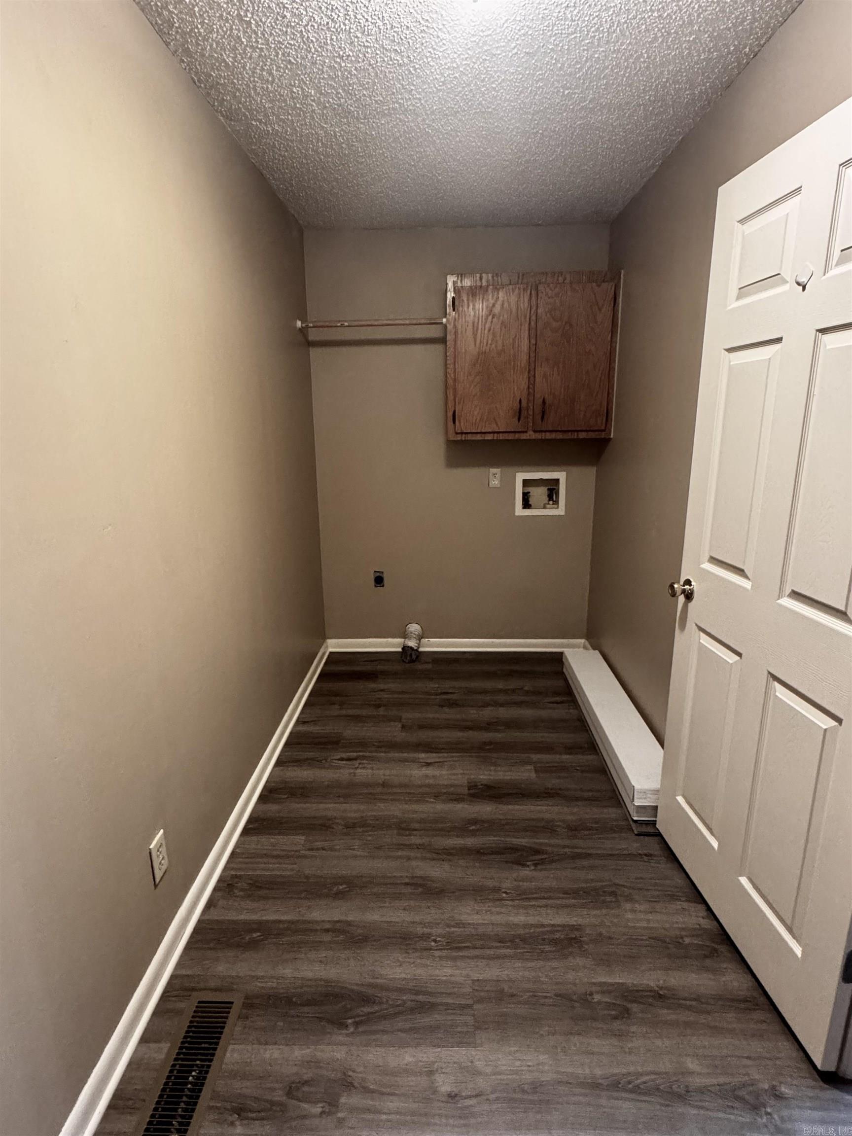CEDAR VALLEY - Residential