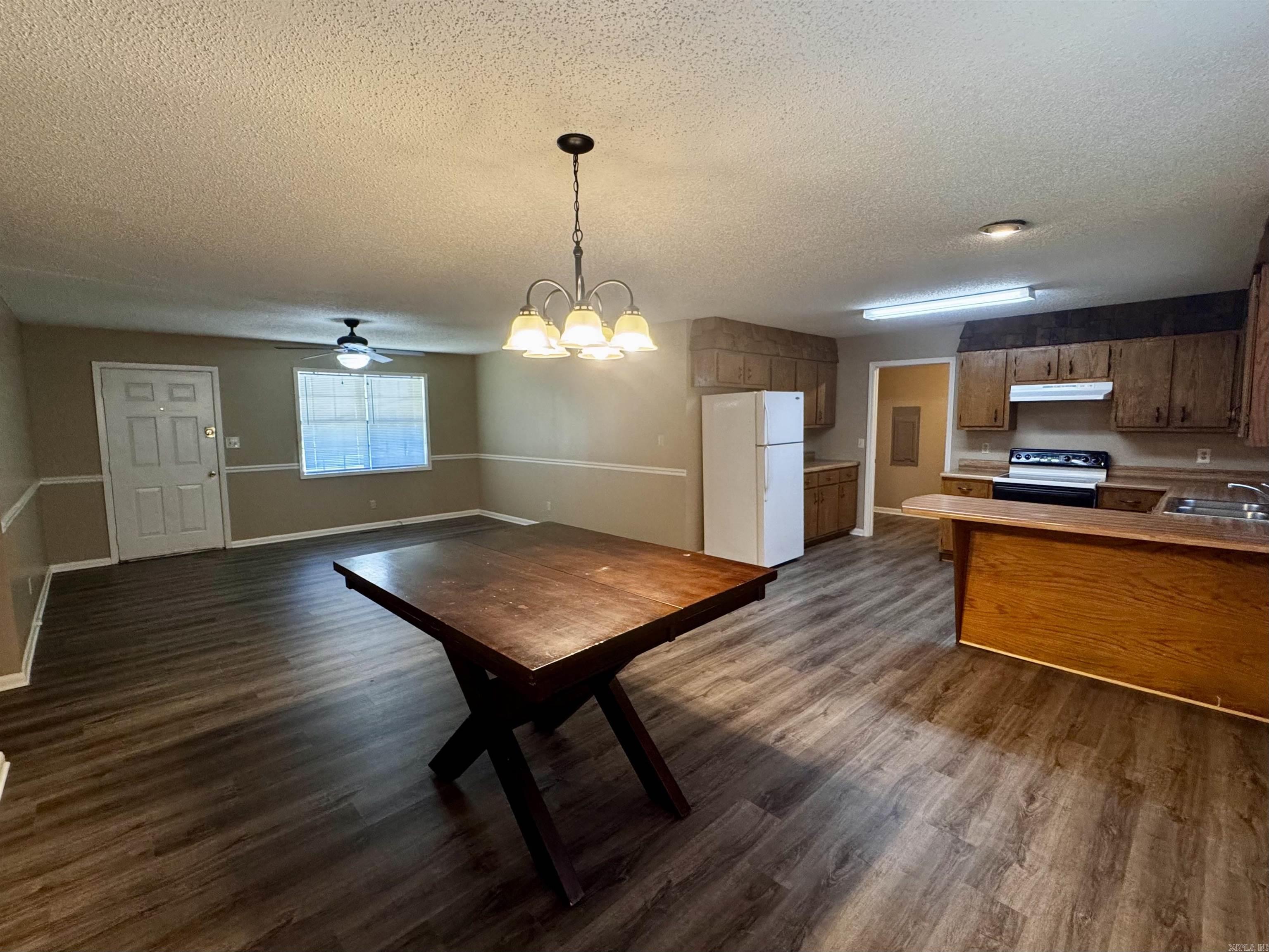 CEDAR VALLEY - Residential