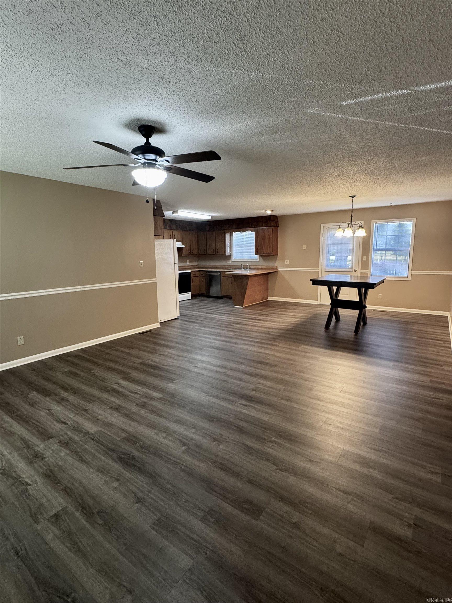 CEDAR VALLEY - Residential