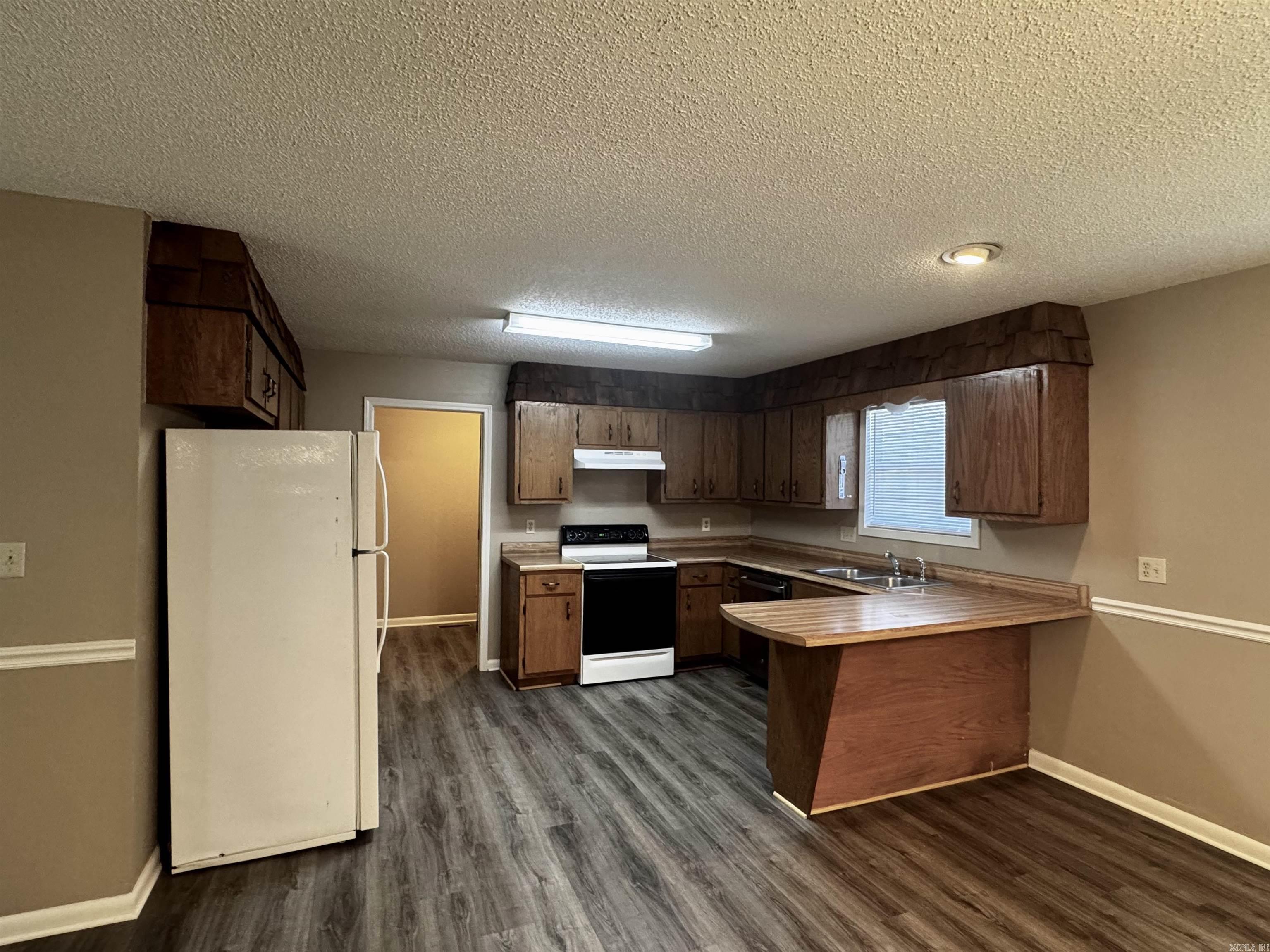 CEDAR VALLEY - Residential