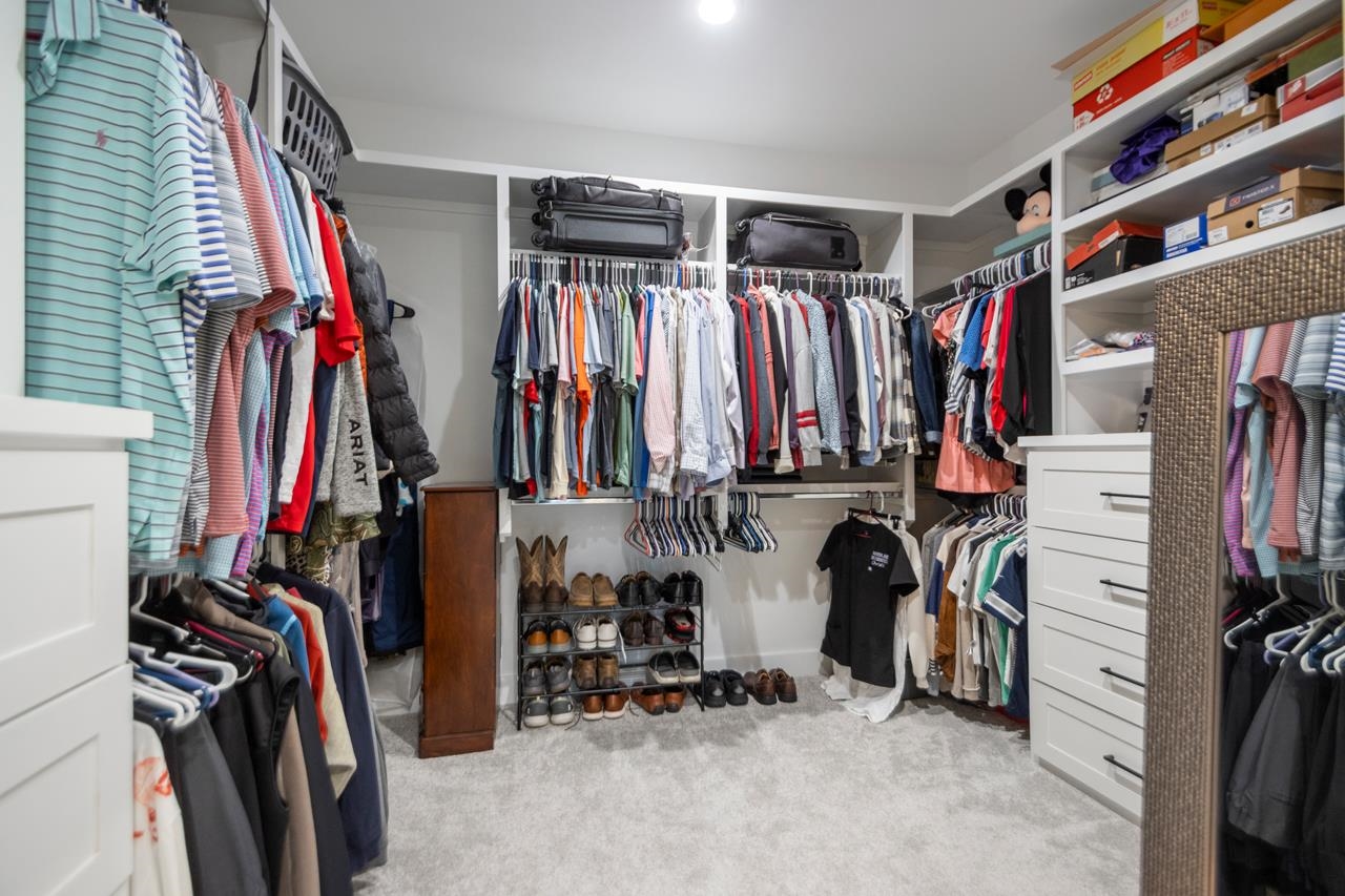 WHITE OAK MANOR - Residential