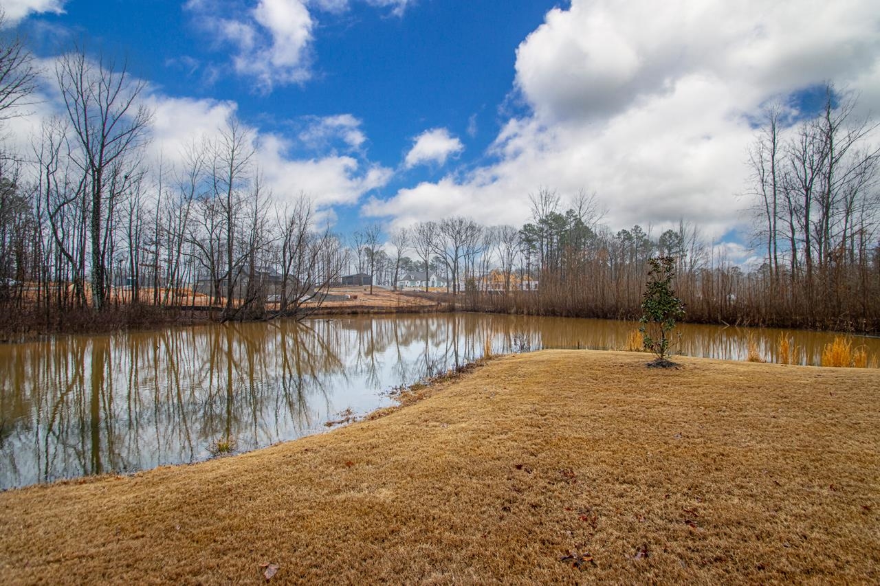 WHITE OAK MANOR - Residential