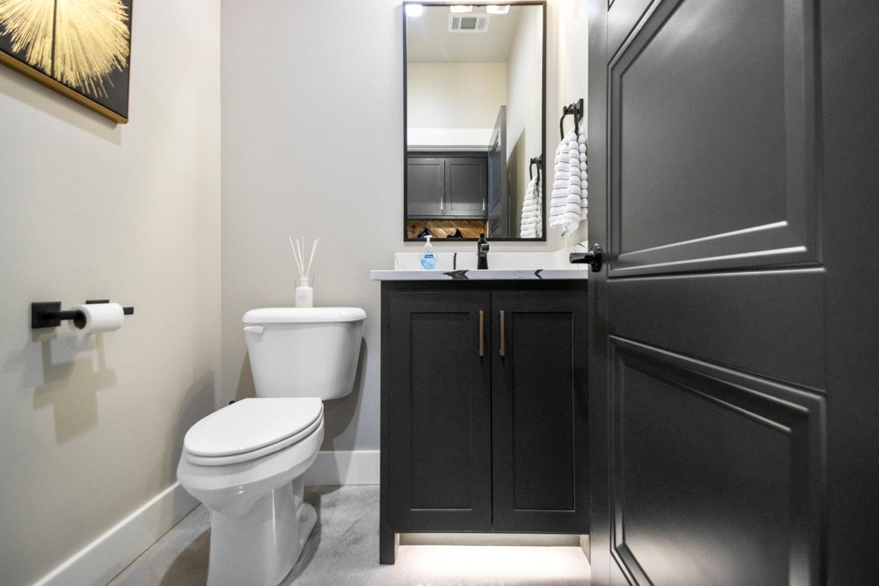 WHITE OAK MANOR - Residential