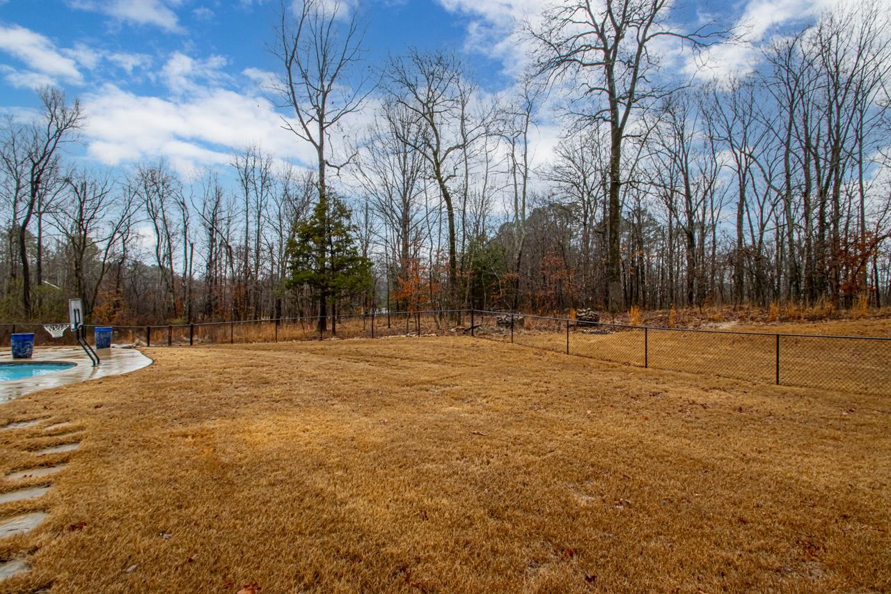 WHITE OAK MANOR - Residential