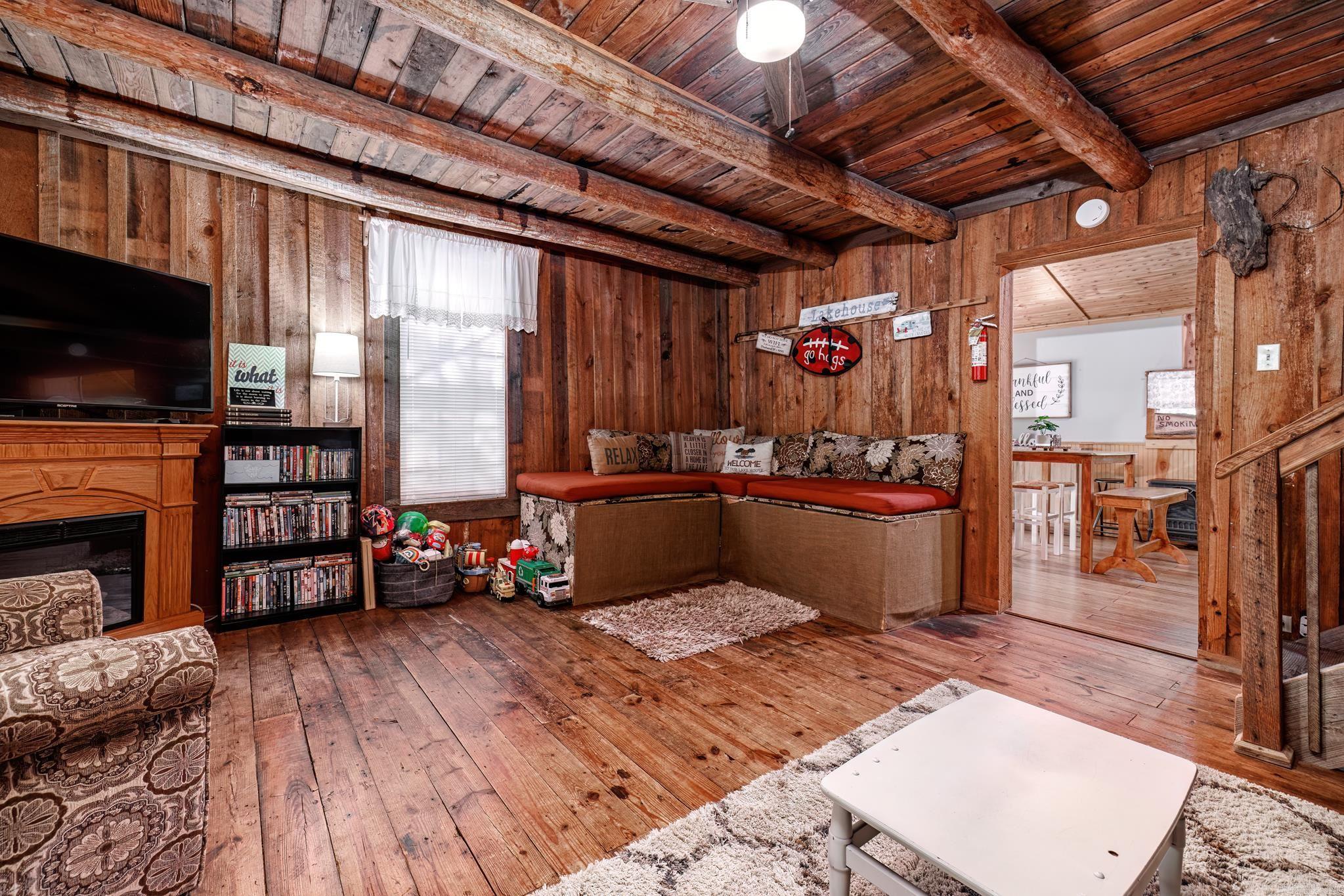 LAKE WOOD HOMES - Residential