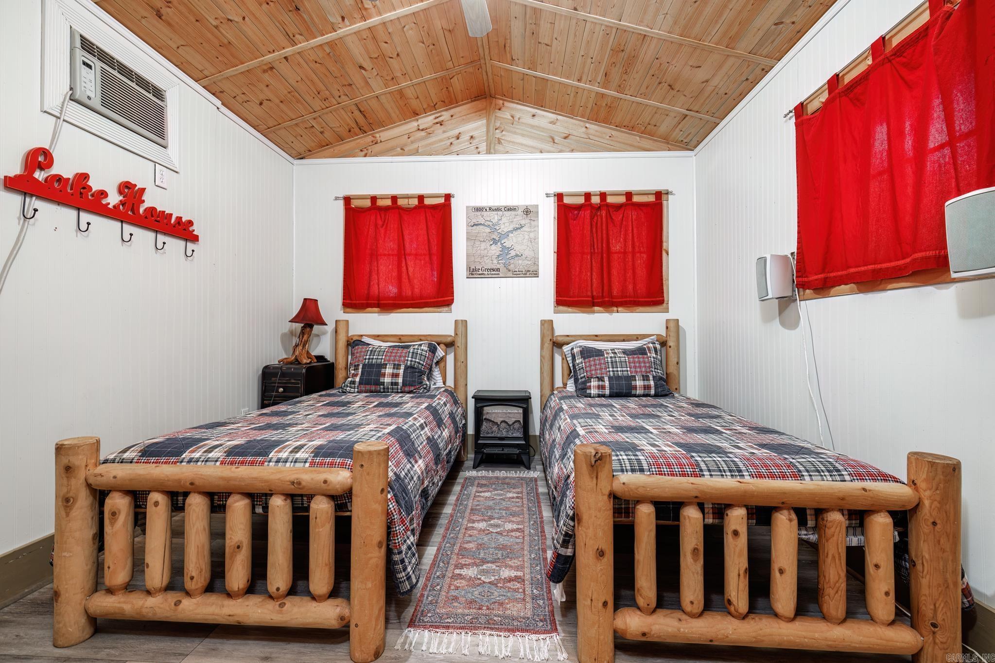 LAKE WOOD HOMES - Residential