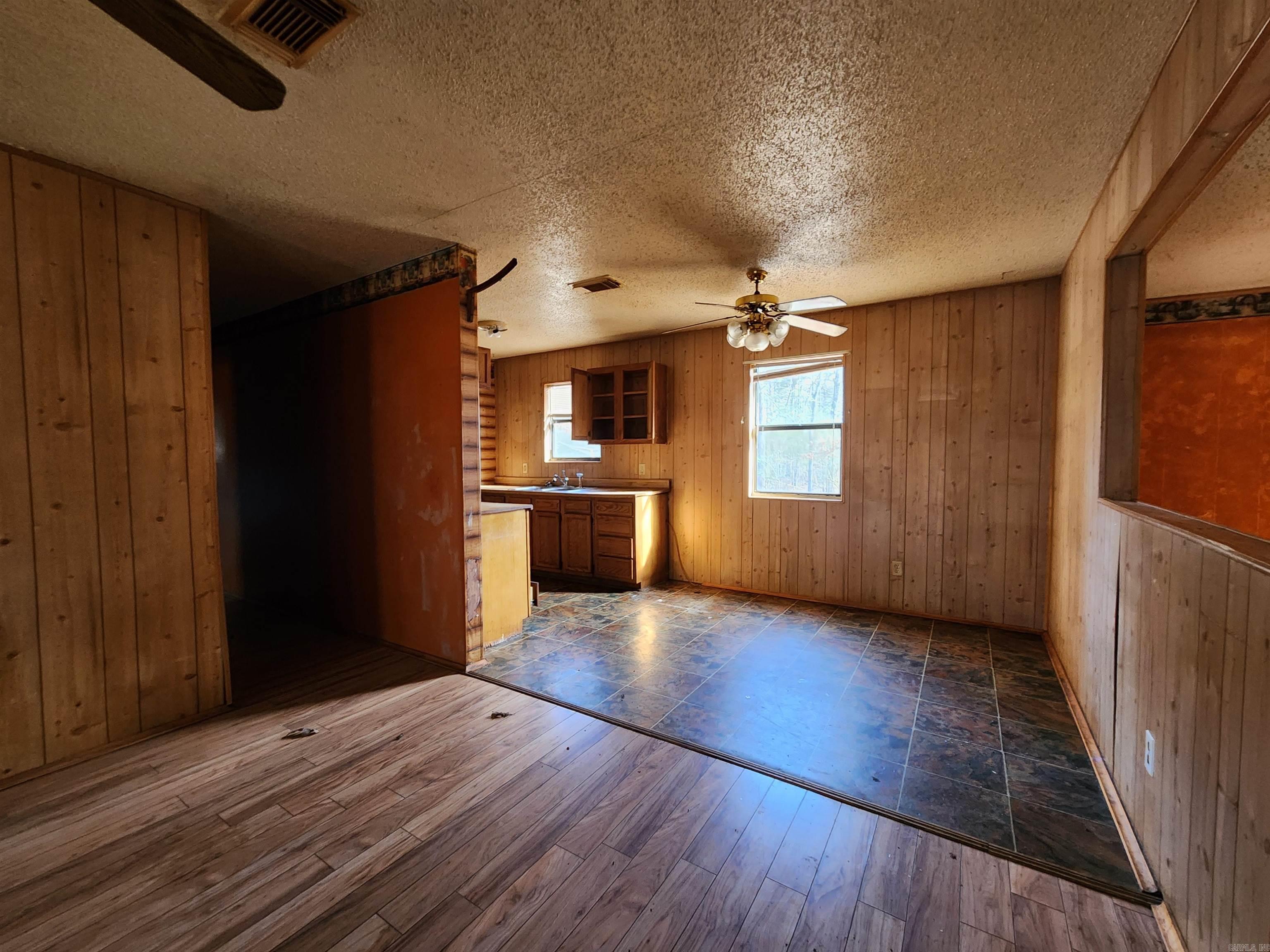 RED RIVER SHORES - Residential