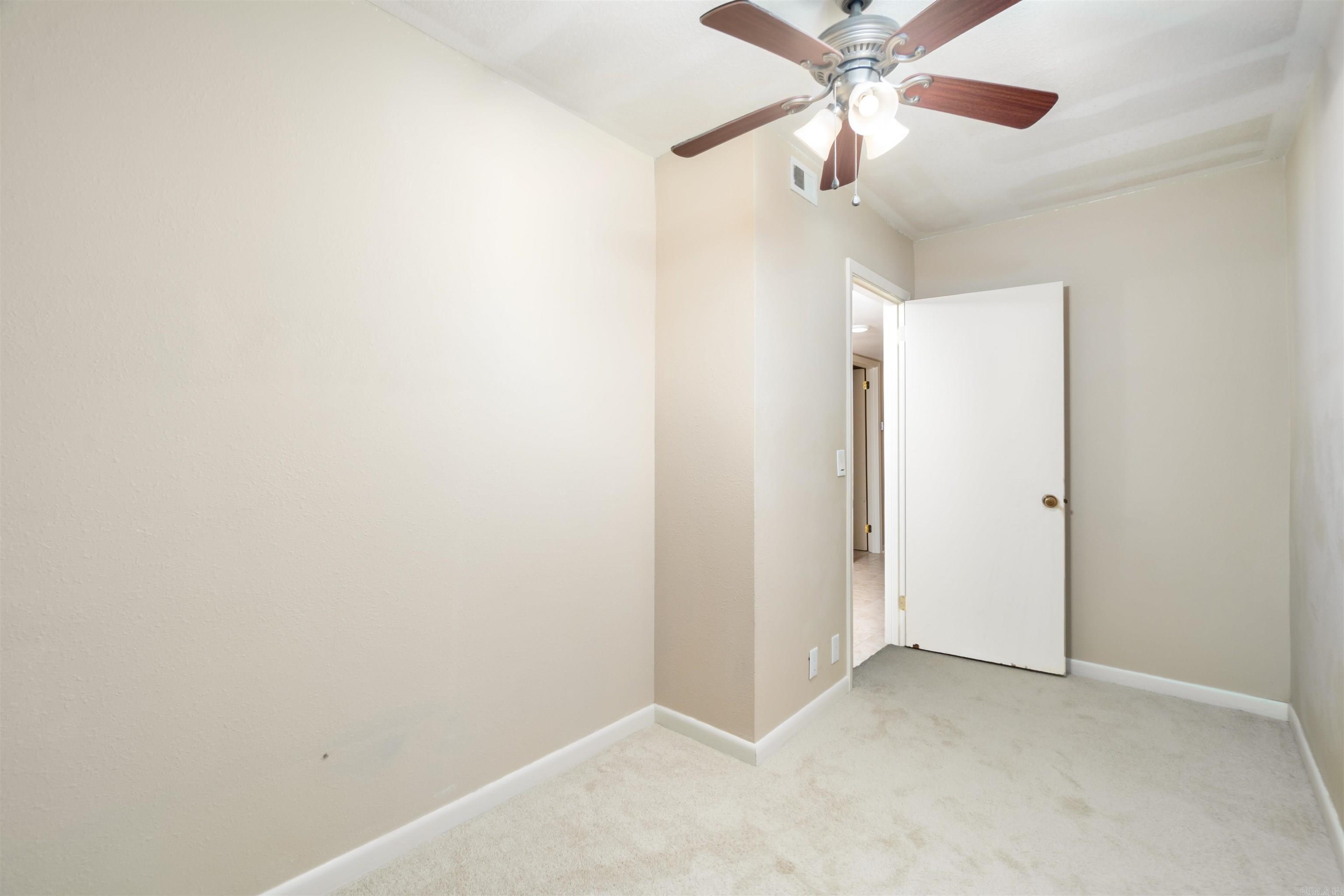 VALENCIA COURTS - Residential