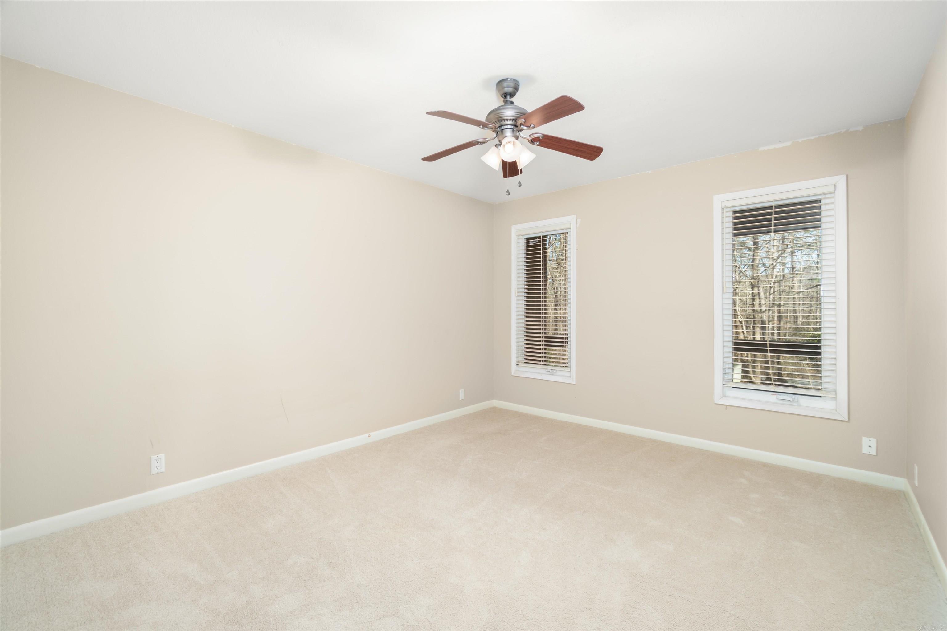 VALENCIA COURTS - Residential