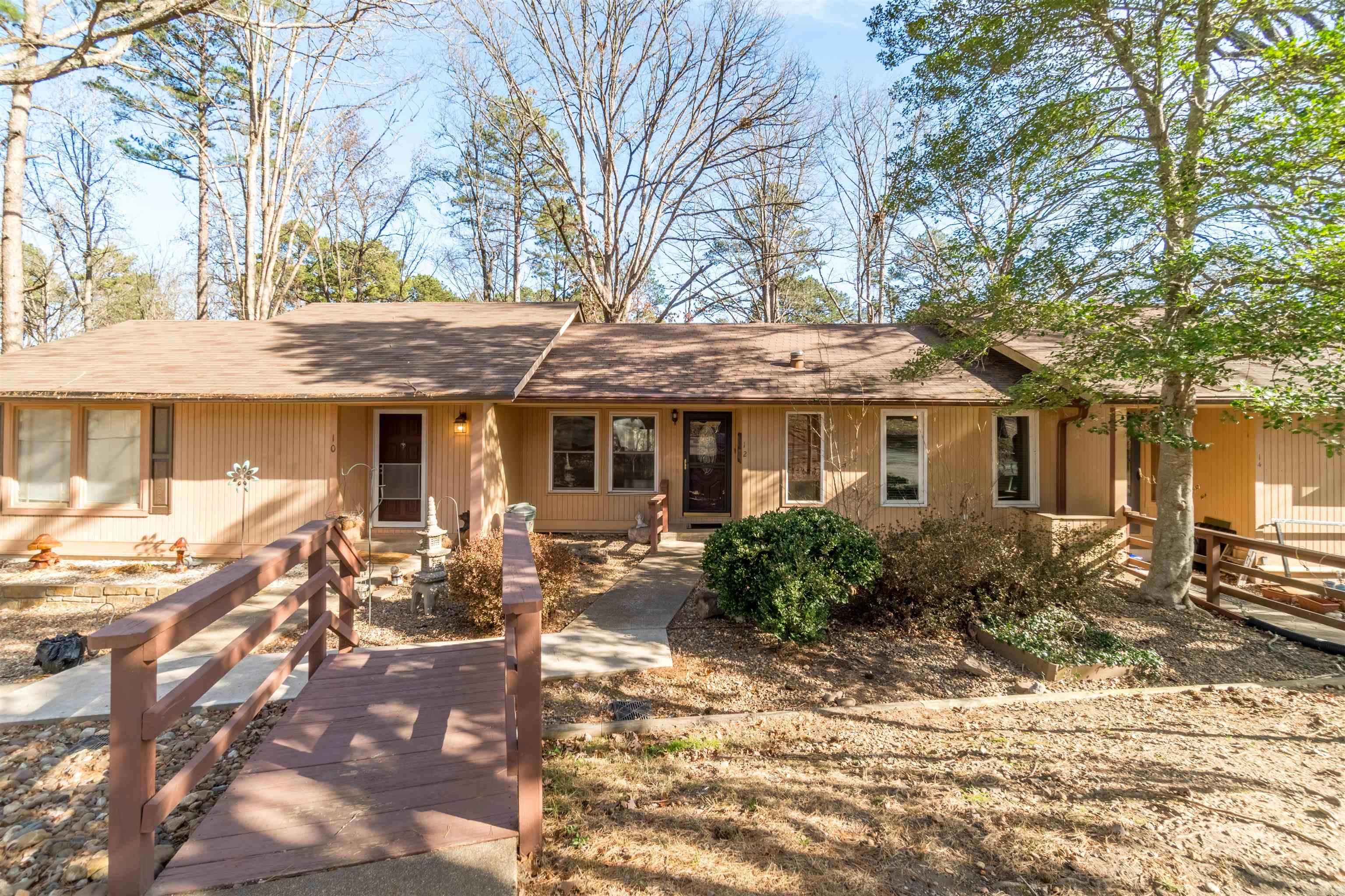 VALENCIA COURTS - Residential