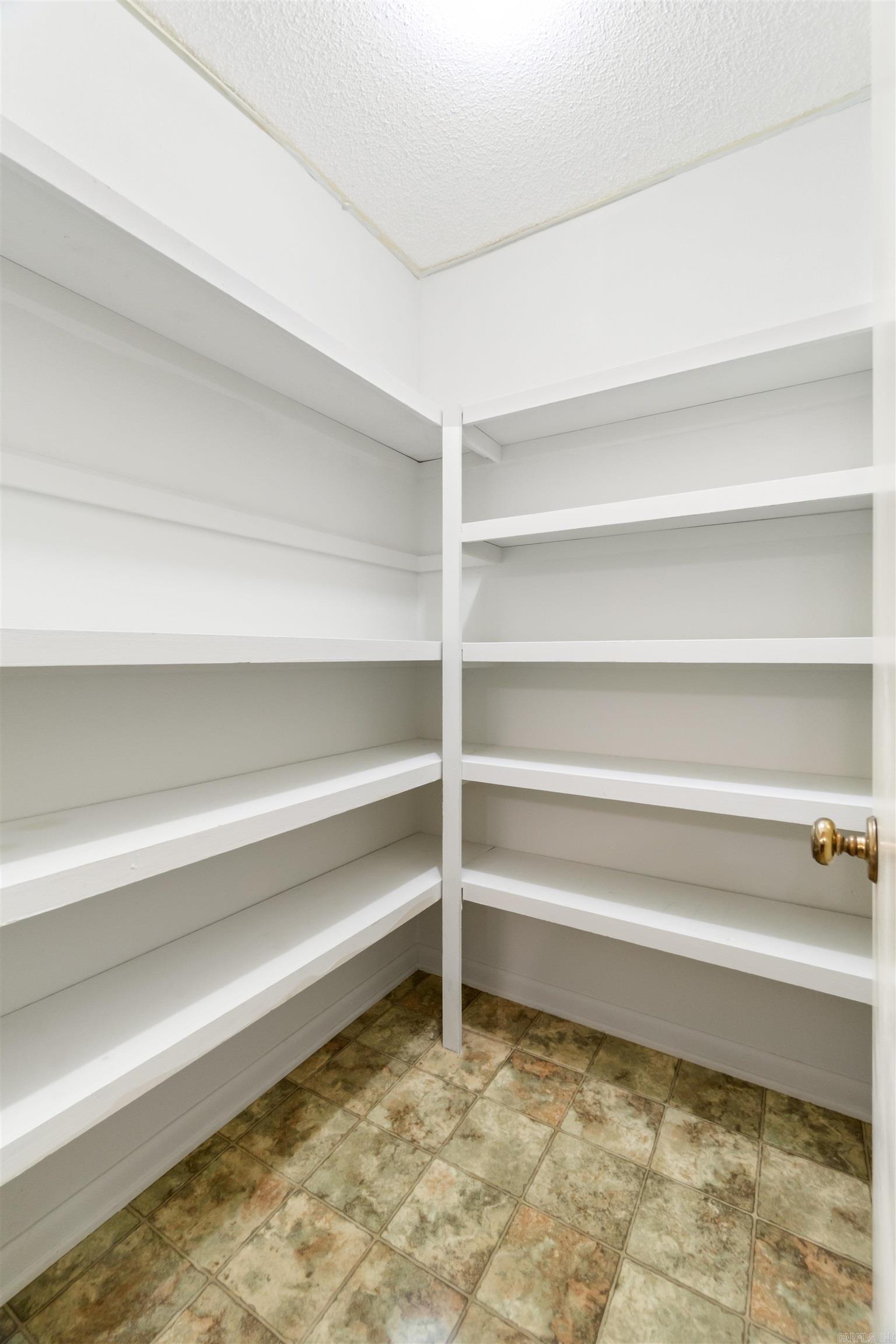 VALENCIA COURTS - Residential