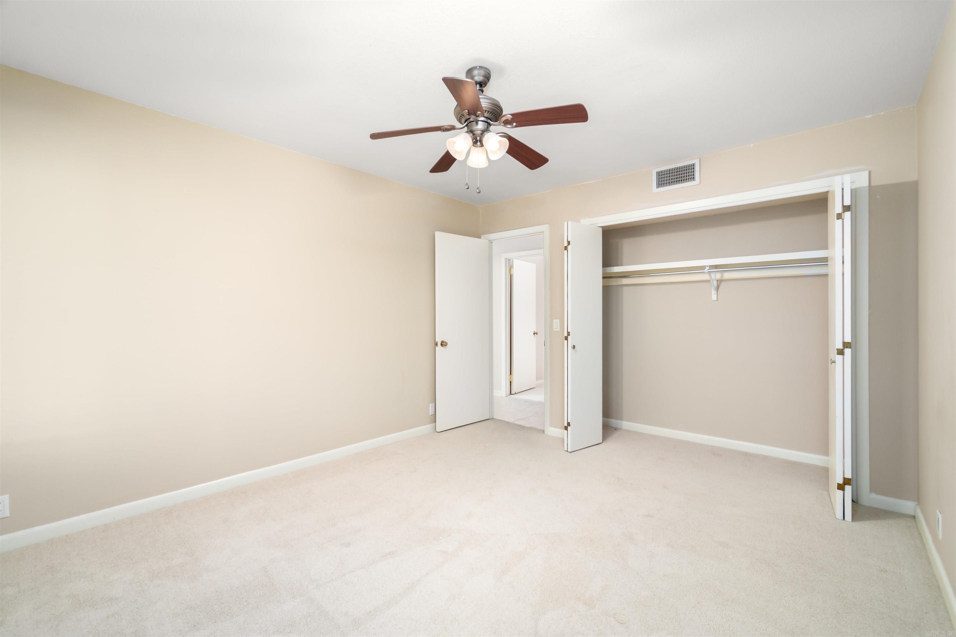 VALENCIA COURTS - Residential