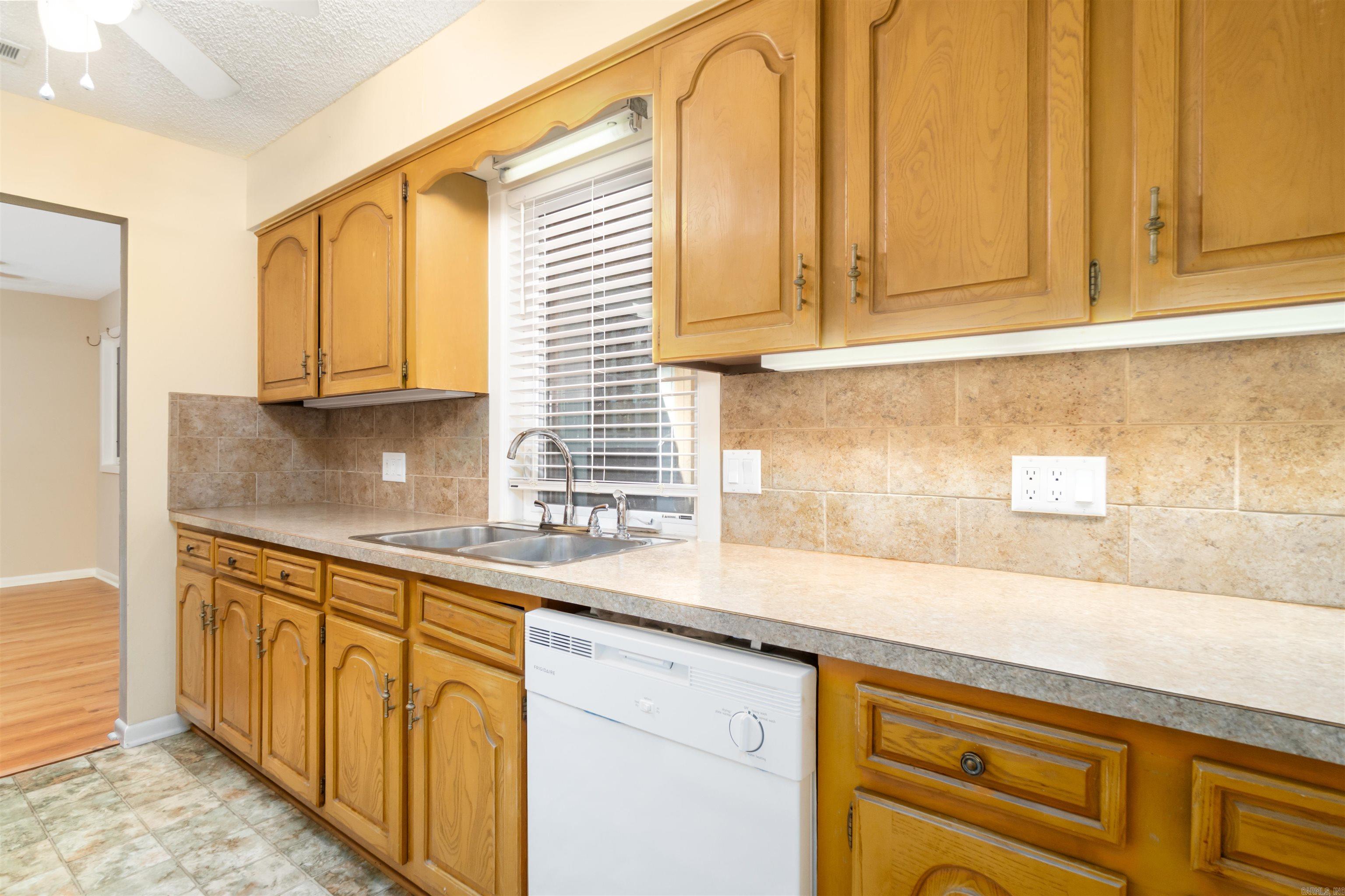 VALENCIA COURTS - Residential