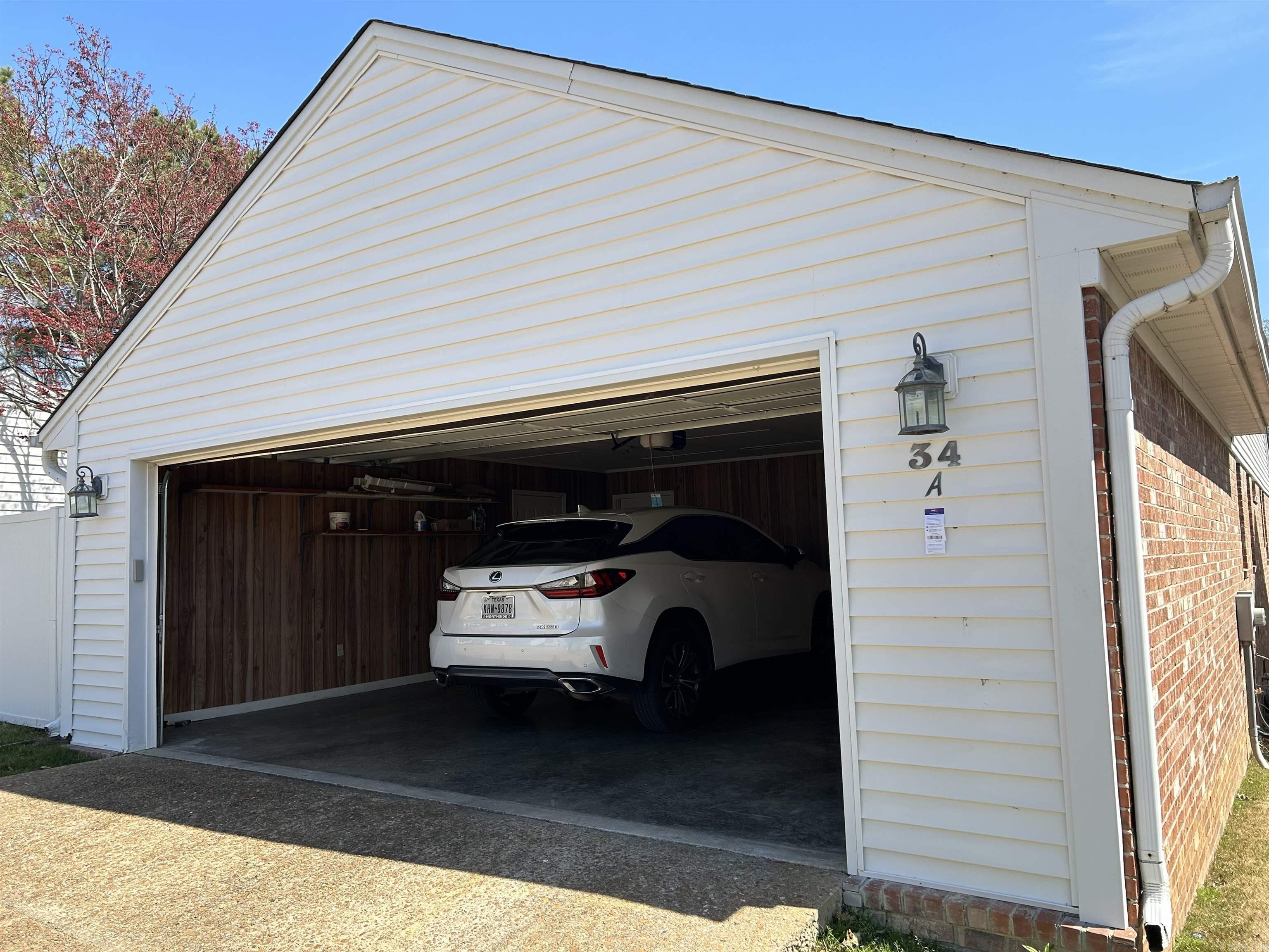 RIVER OAKS TRACE - Residential