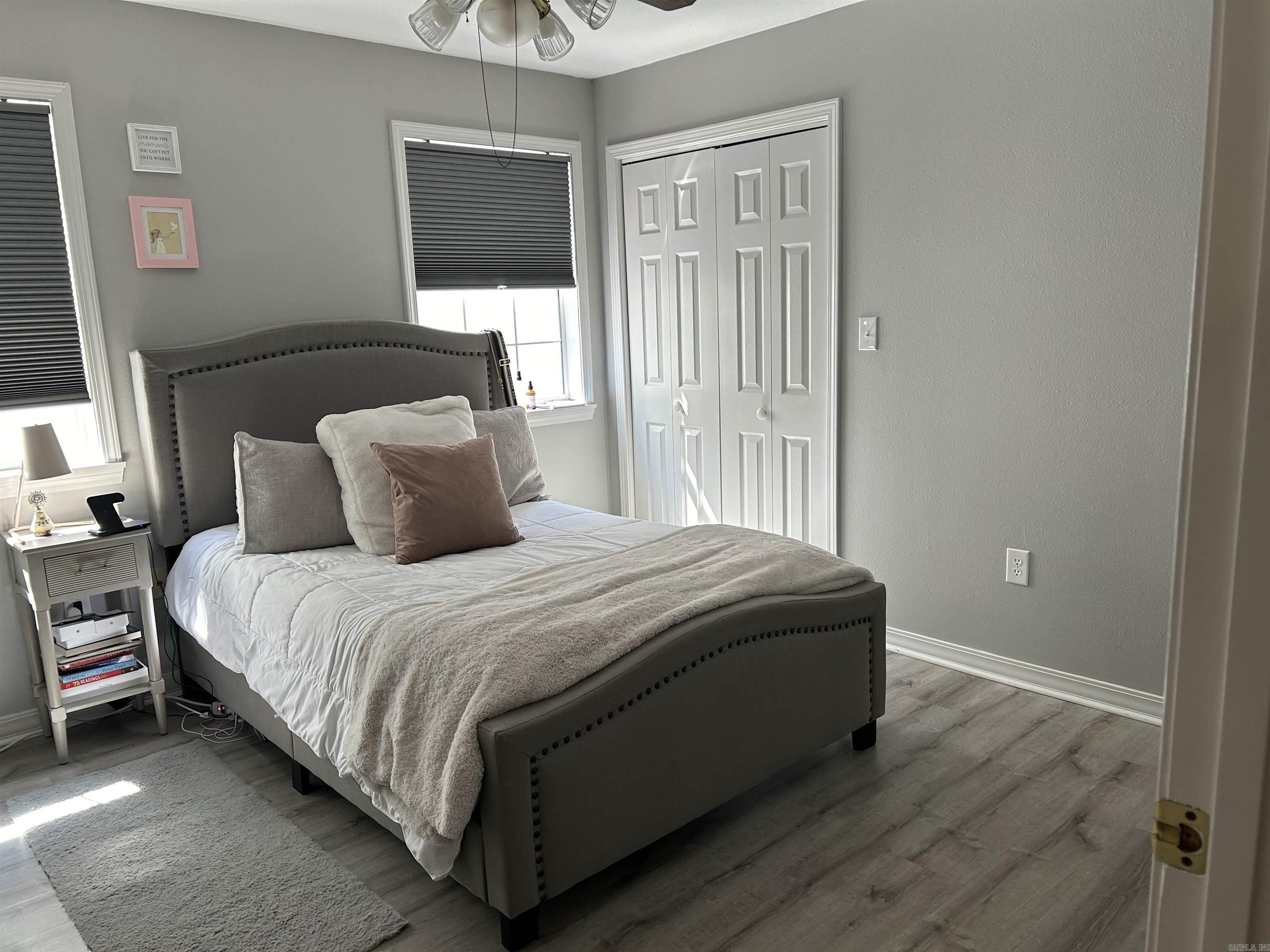 RIVER OAKS TRACE - Residential