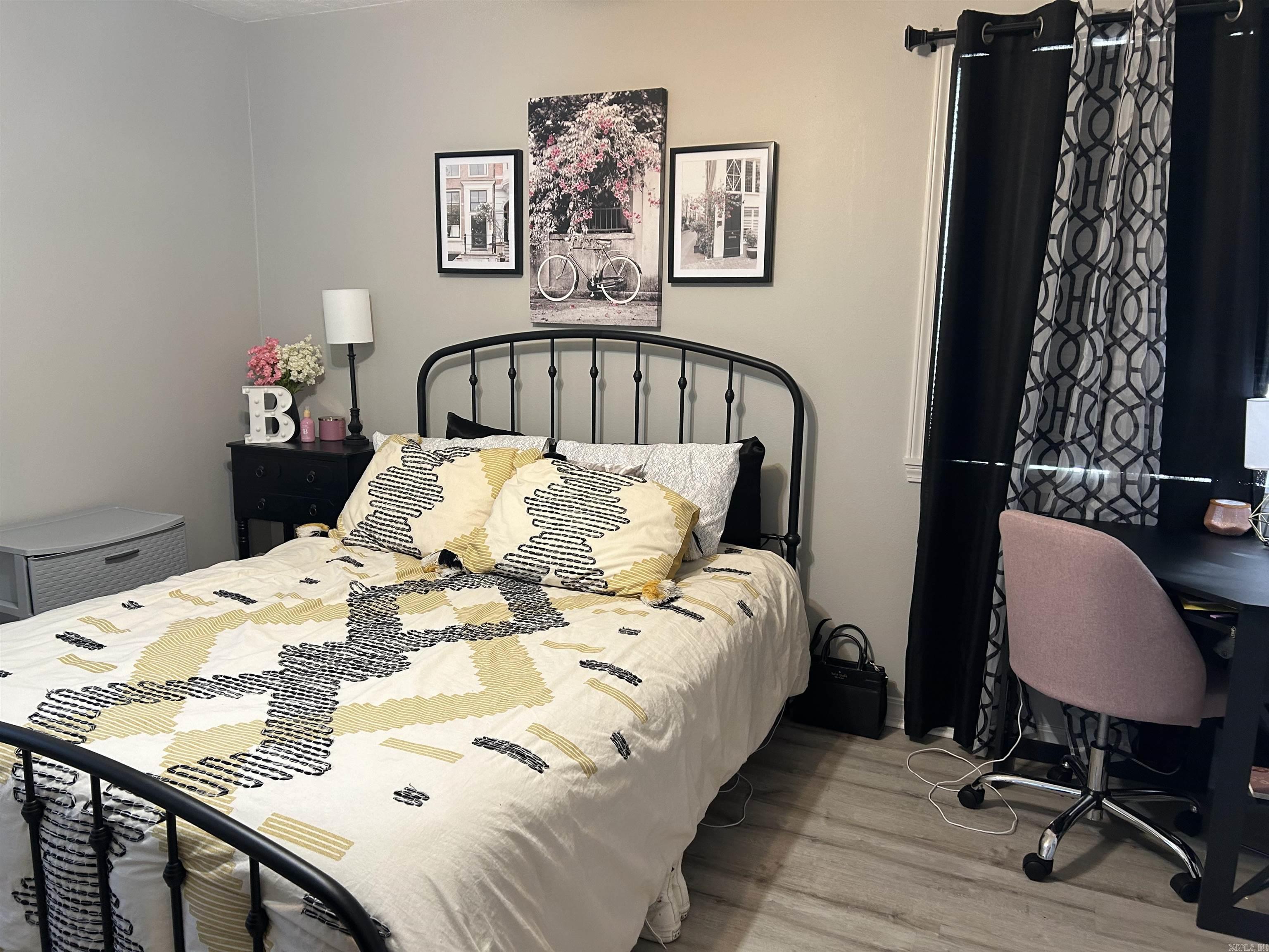 RIVER OAKS TRACE - Residential